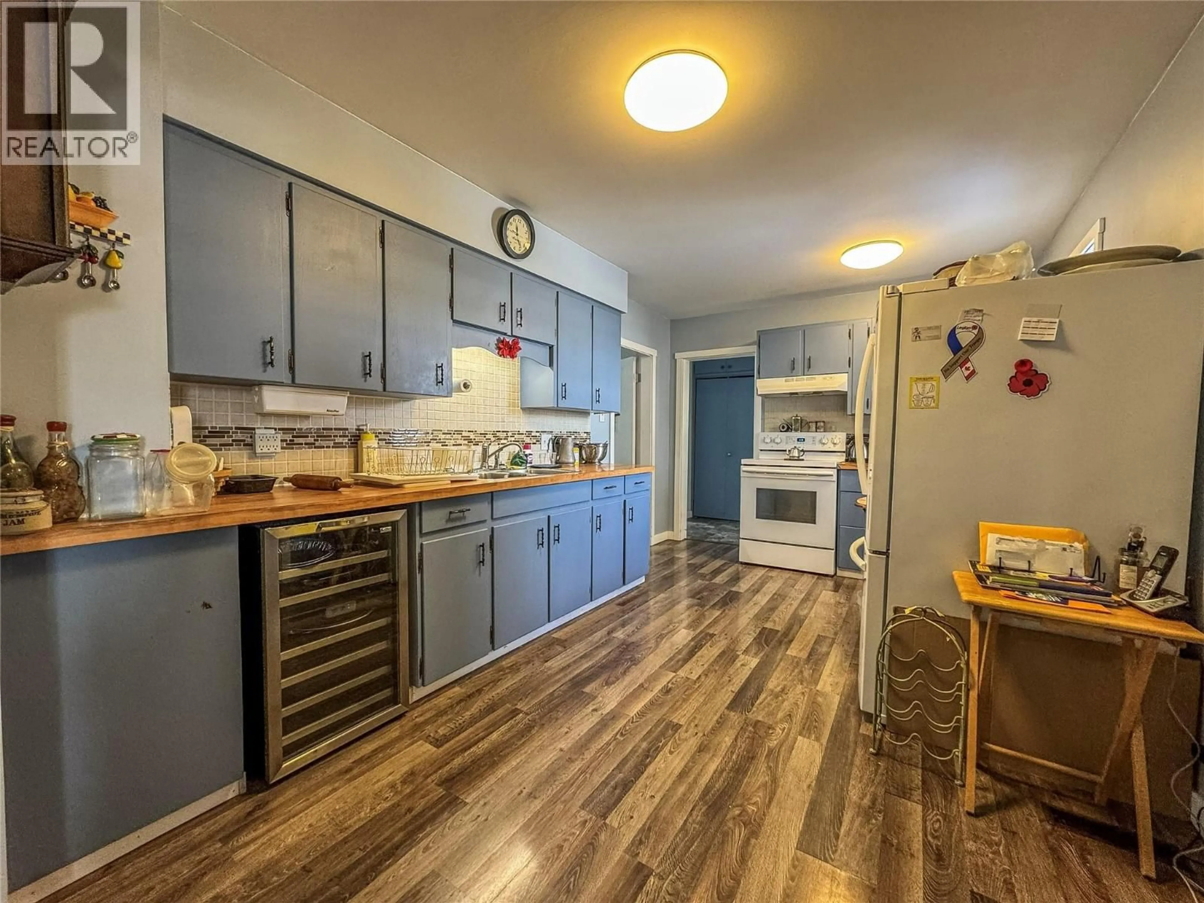 Standard kitchen, unknown for 4900 50 AVENUE, Pouce Coupe British Columbia V0C2C0