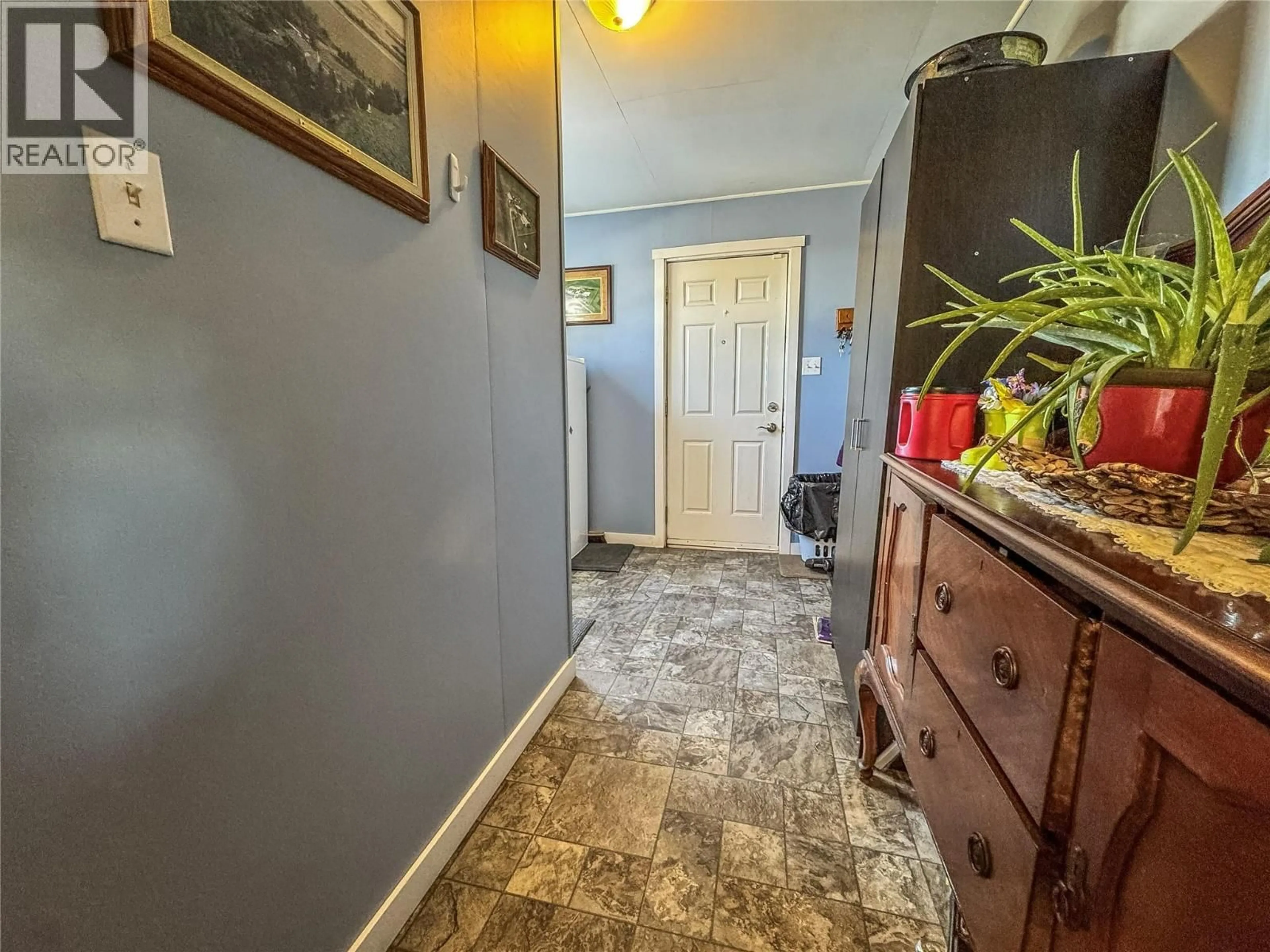 Indoor entryway for 4900 50 AVENUE, Pouce Coupe British Columbia V0C2C0