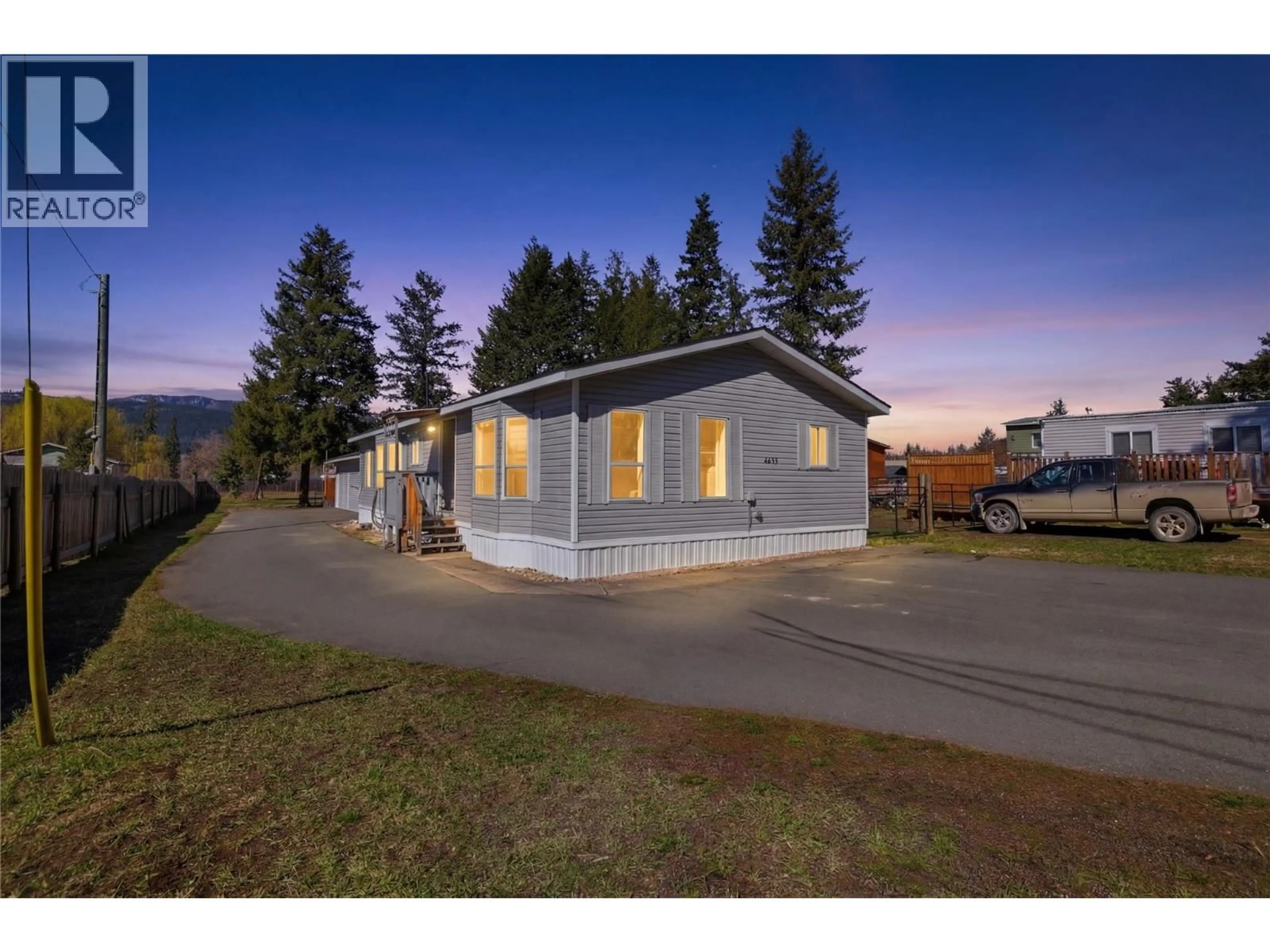 A pic from outside/outdoor area/front of a property/back of a property/a pic from drone, street for 4633 SPRUCE CRESCENT, Barriere British Columbia V1E1E0
