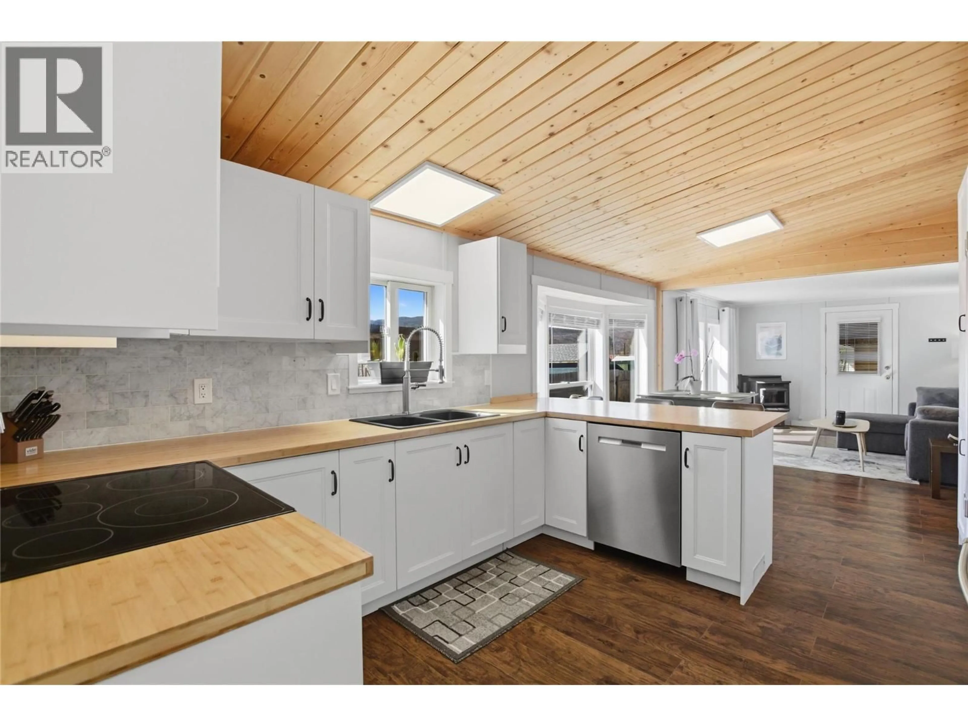 Open concept kitchen, unknown for 4633 SPRUCE CRESCENT, Barriere British Columbia V1E1E0