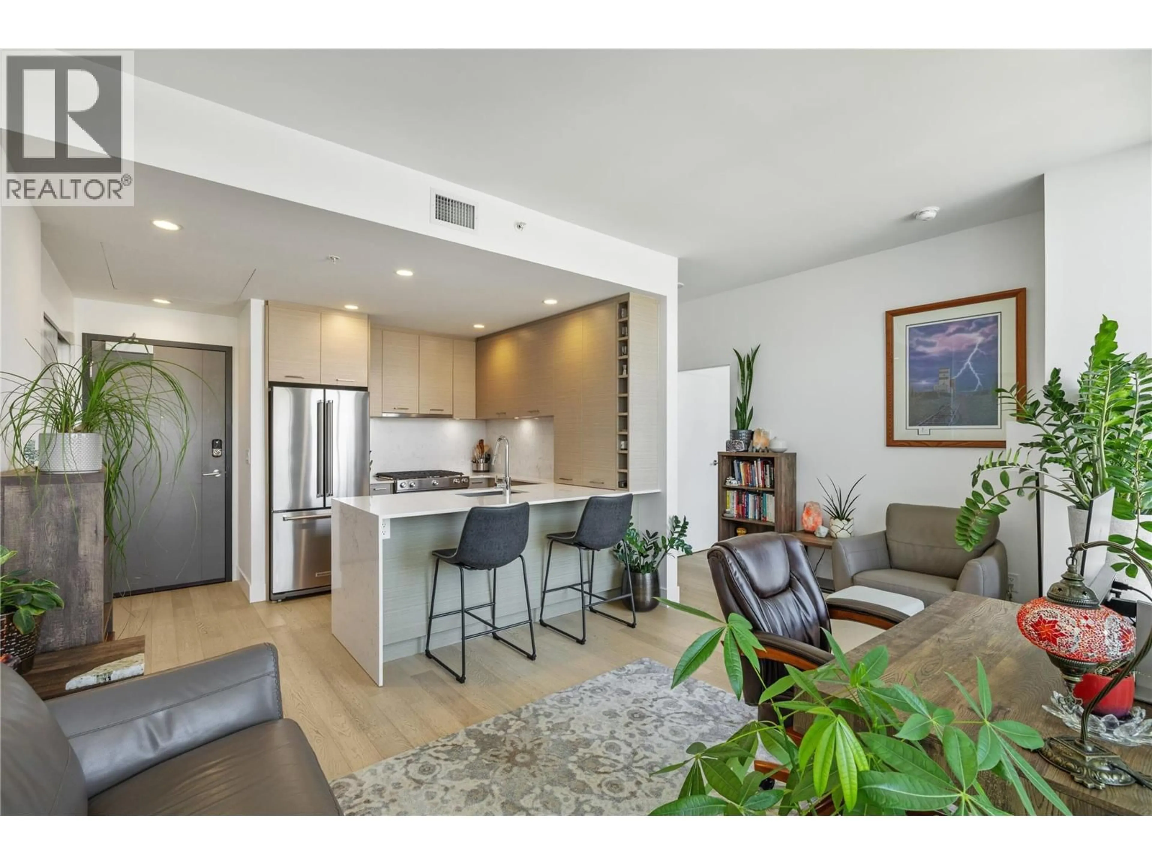 Open concept kitchen, unknown for 1907 - 1181 SUNSET DRIVE, Kelowna British Columbia V1Y0L4