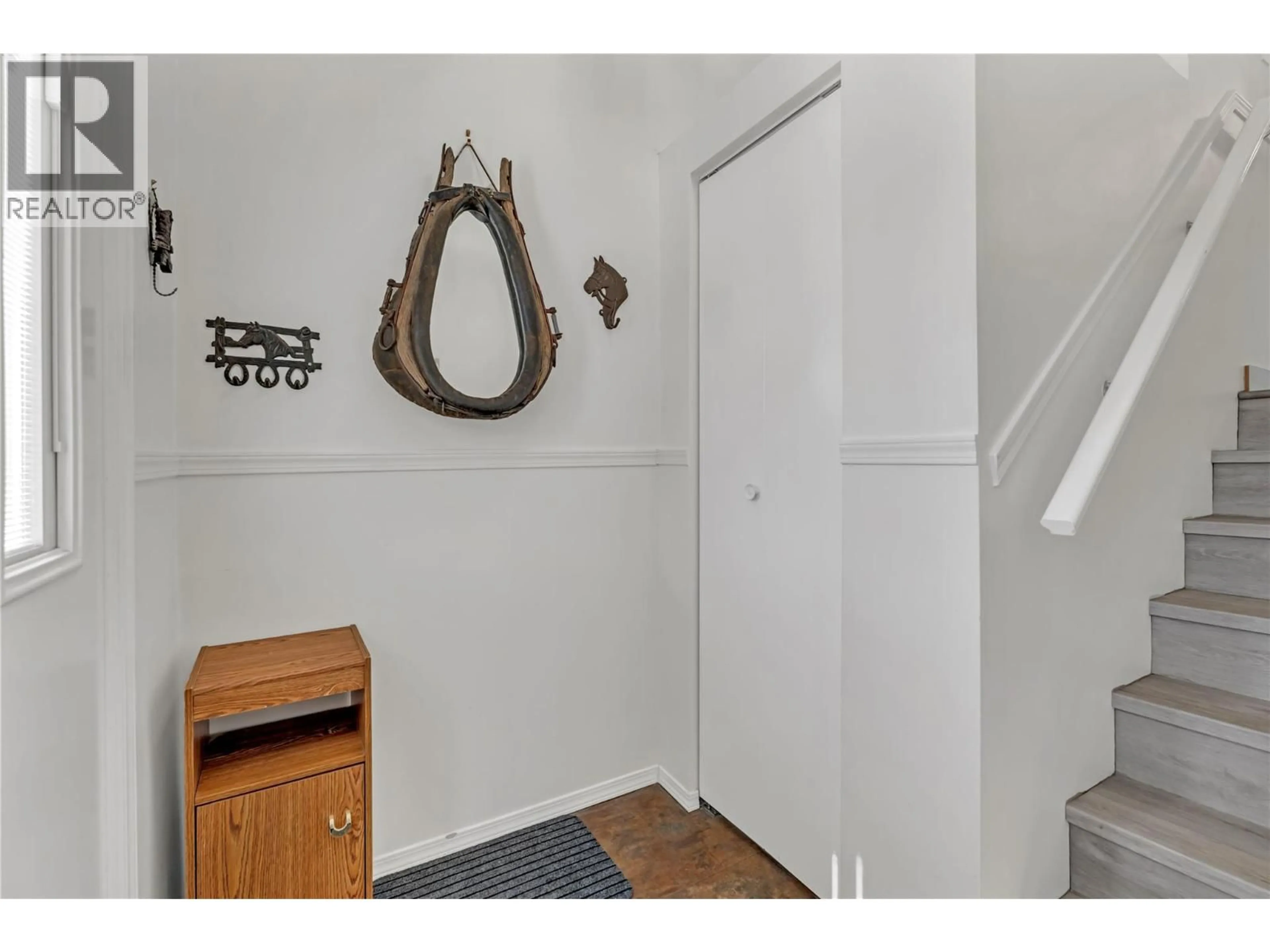 Indoor entryway for 239 ROY AVENUE, Penticton British Columbia V2A8E5