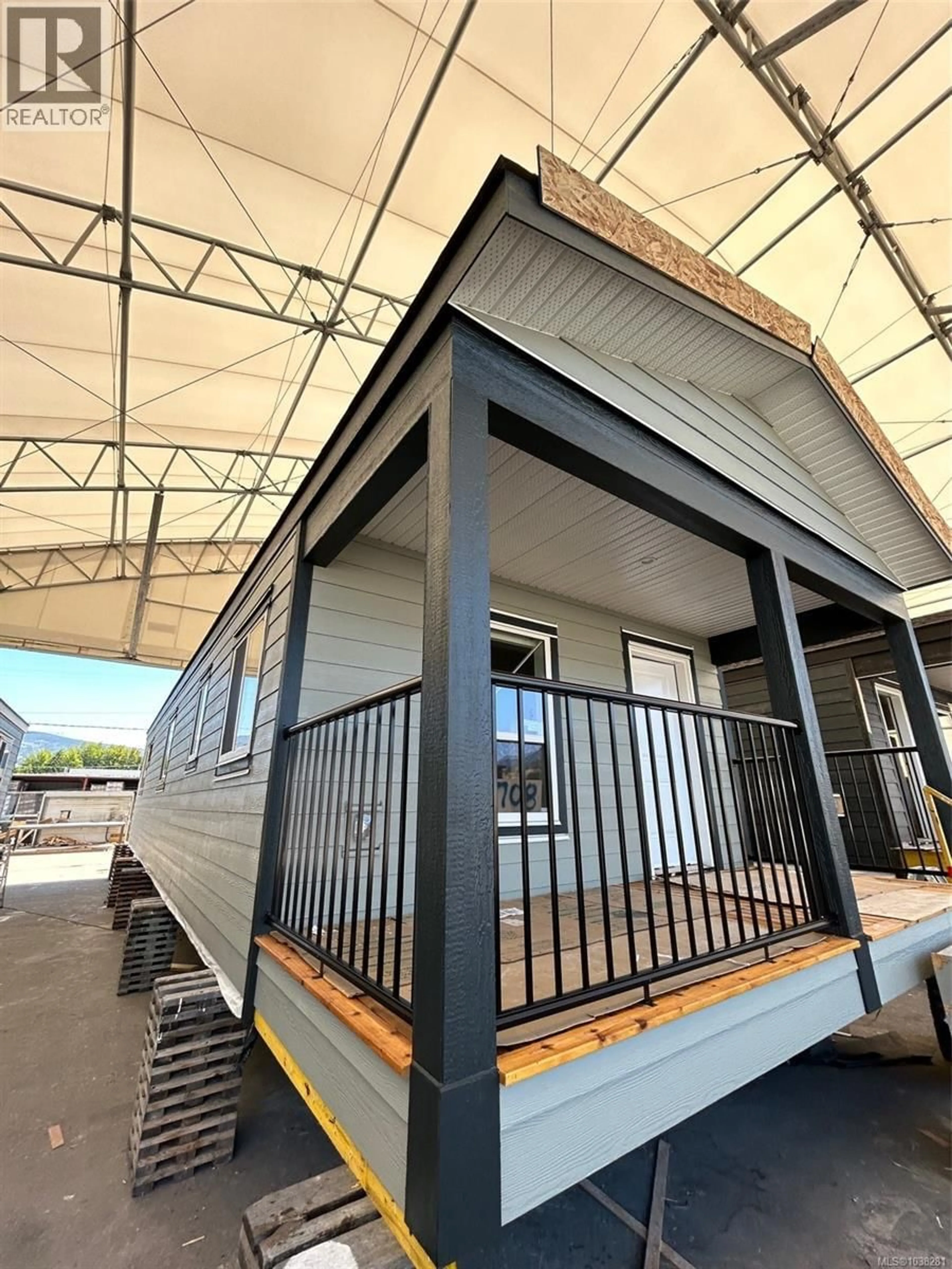 Home with vinyl exterior material, building for 9 - 731 MARINE DRIVE, Ucluelet British Columbia V0R3A0