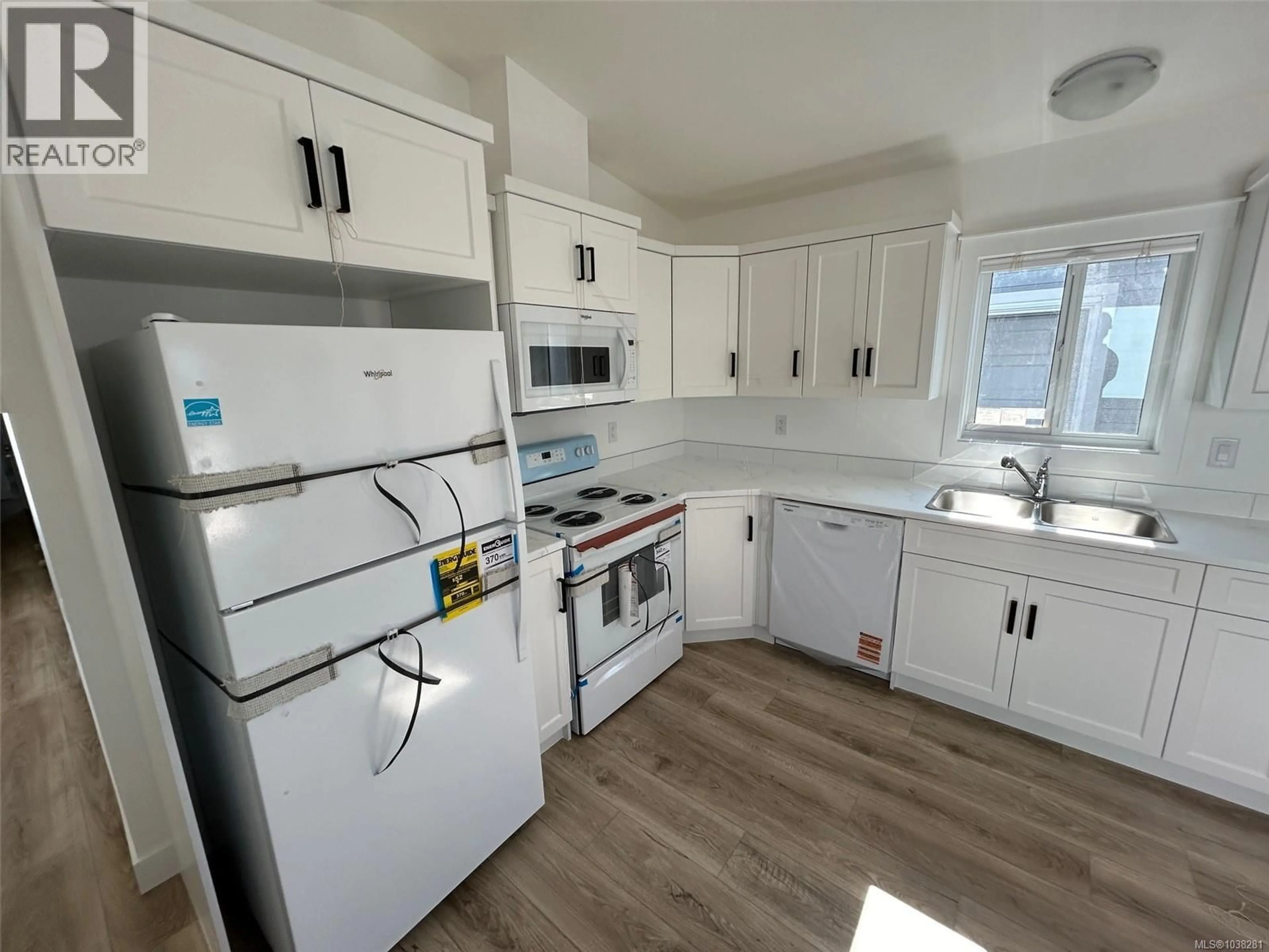 Standard kitchen, unknown for 9 - 731 MARINE DRIVE, Ucluelet British Columbia V0R3A0