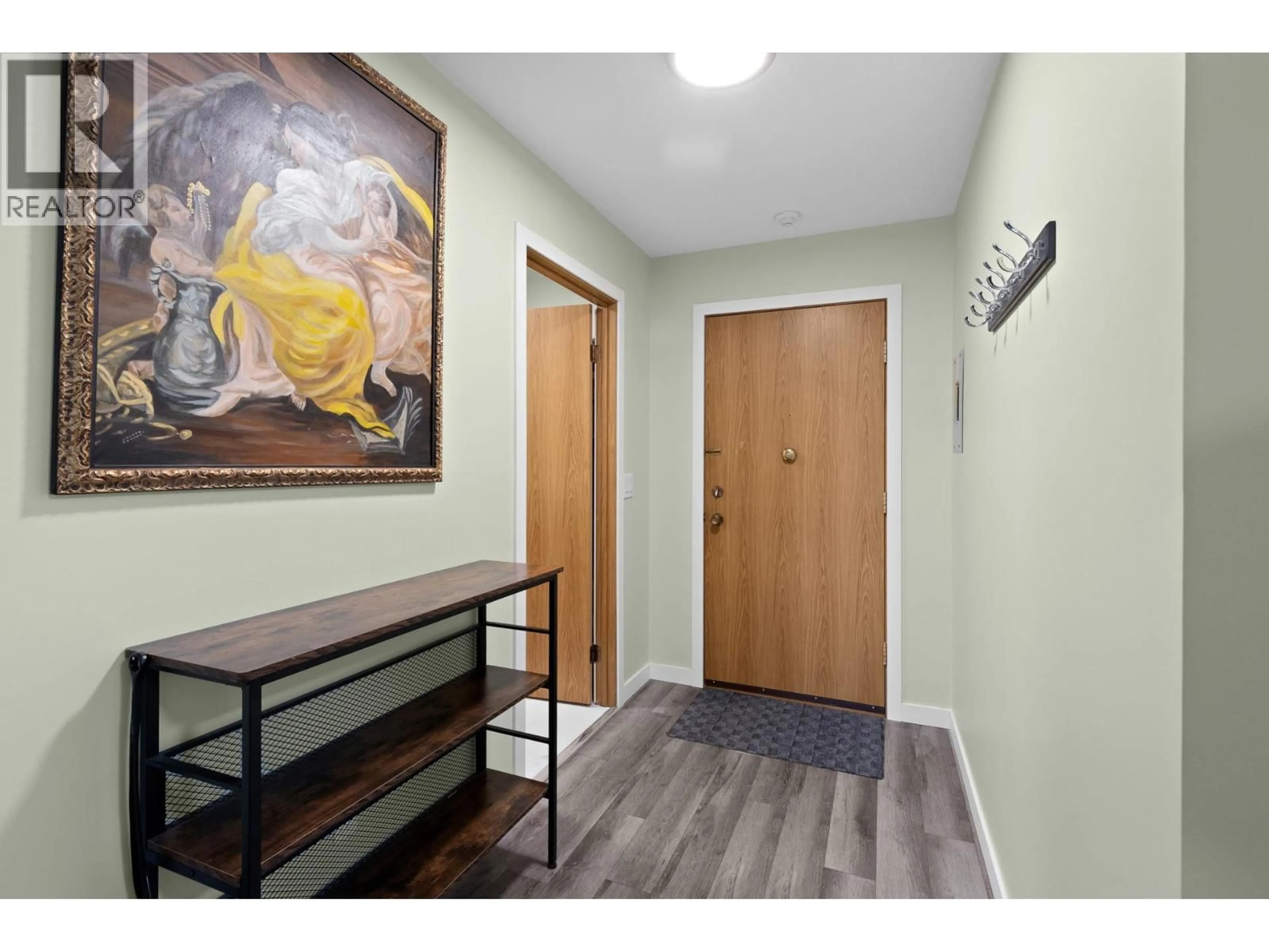 Indoor entryway for 309 - 489 HIGHWAY 33 OTHER WEST, Kelowna British Columbia V1X1Y2