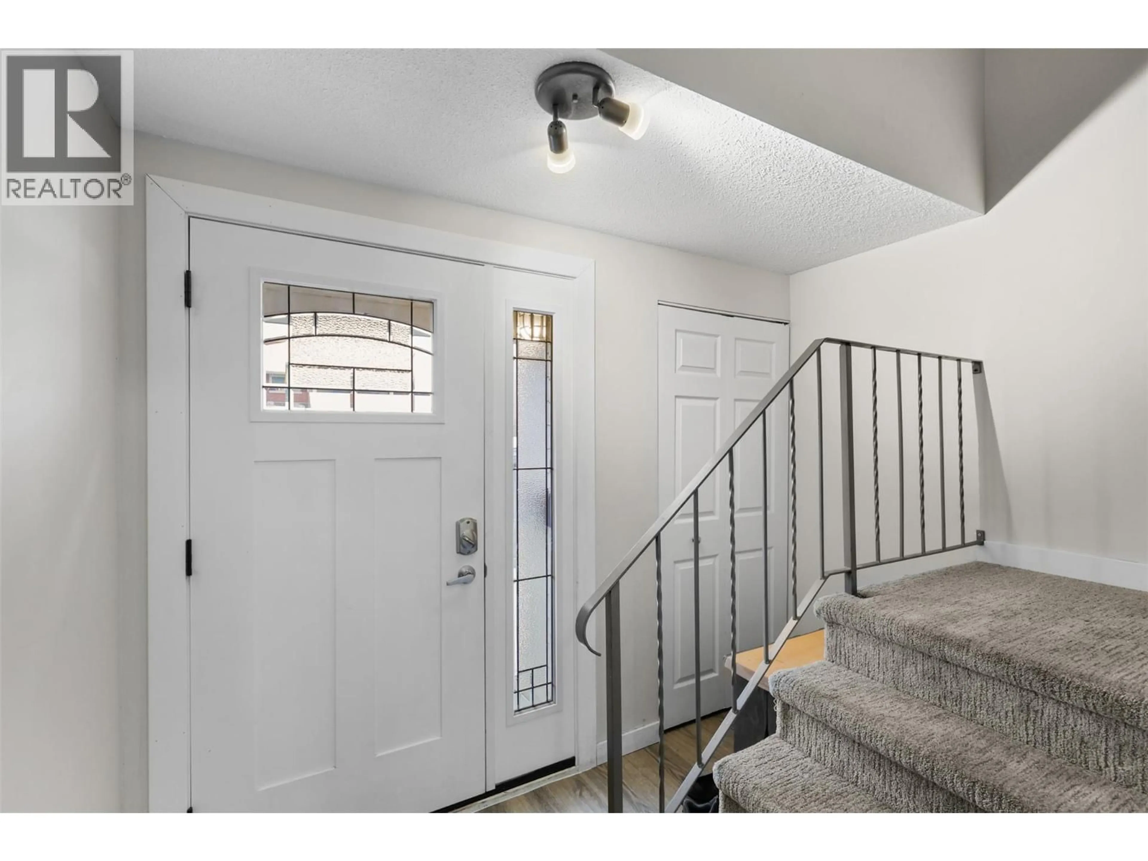 Indoor entryway for 47 - 1570 FRESHFIELD ROAD, Kamloops British Columbia V2E1R6