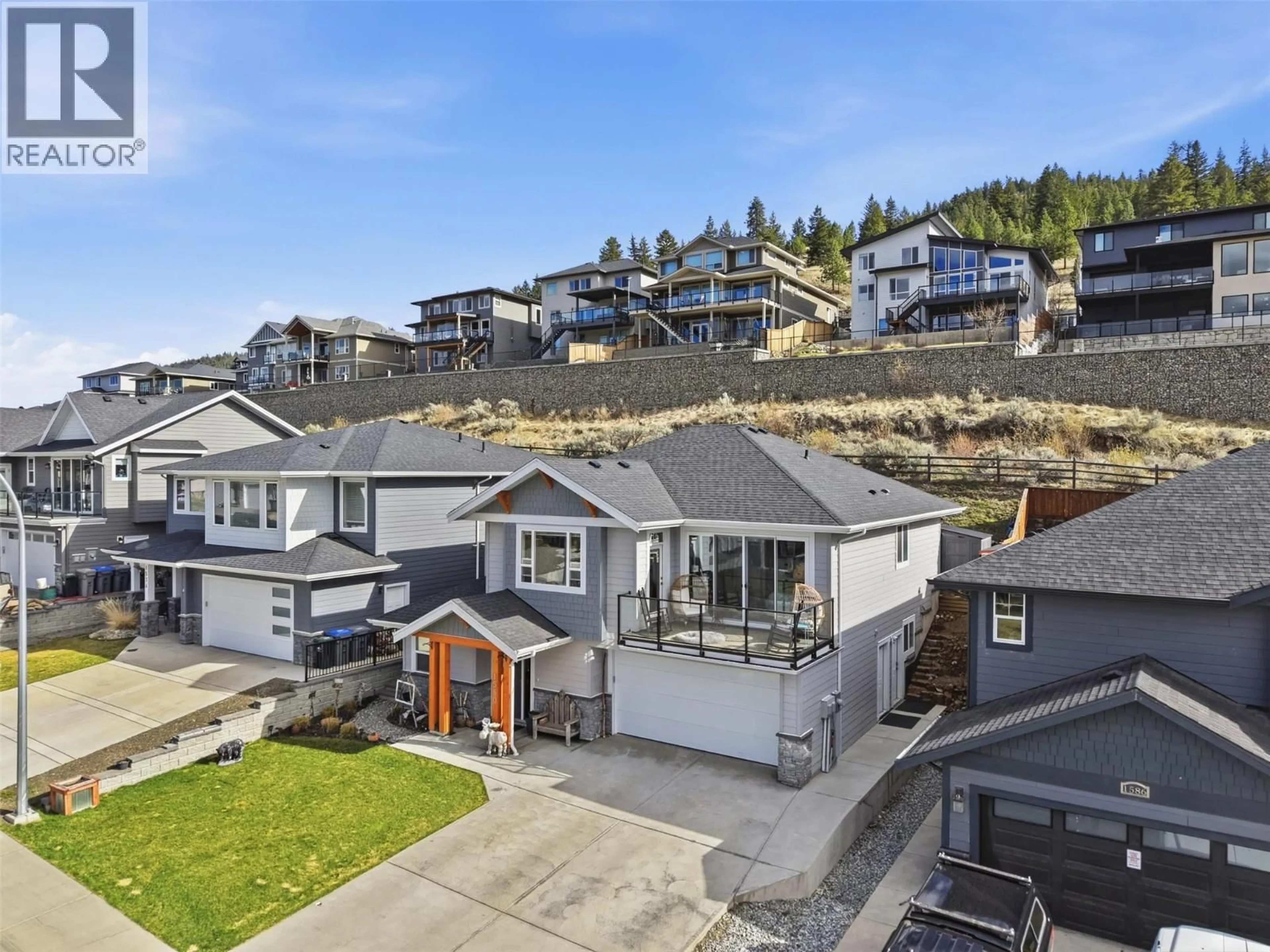 A pic from outside/outdoor area/front of a property/back of a property/a pic from drone, unknown for 1580 EMERALD DRIVE, Kamloops British Columbia V2E0C1