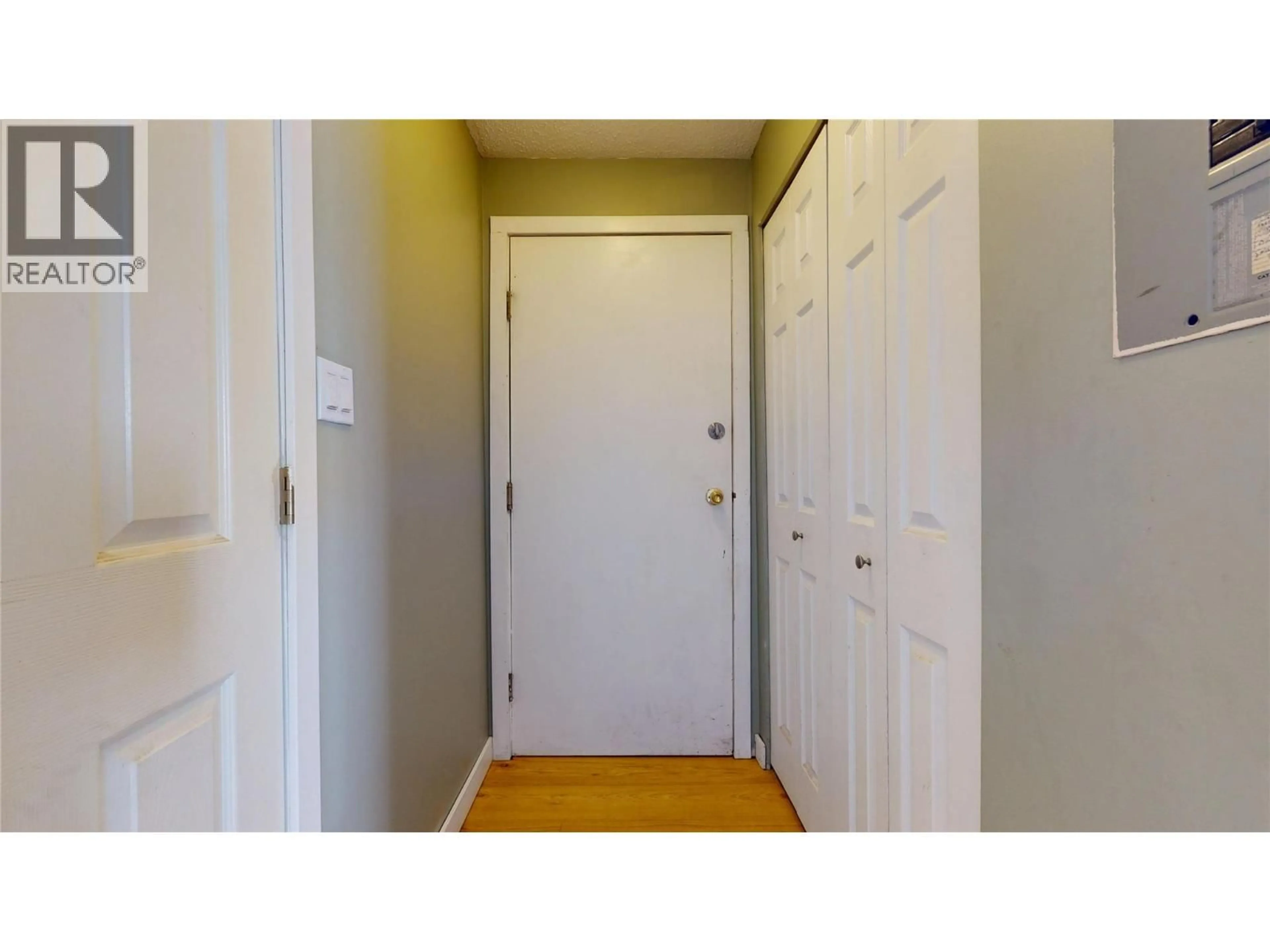 Indoor entryway for 33 - 717 21ST AVENUE NORTH, Cranbrook British Columbia V1C5T9