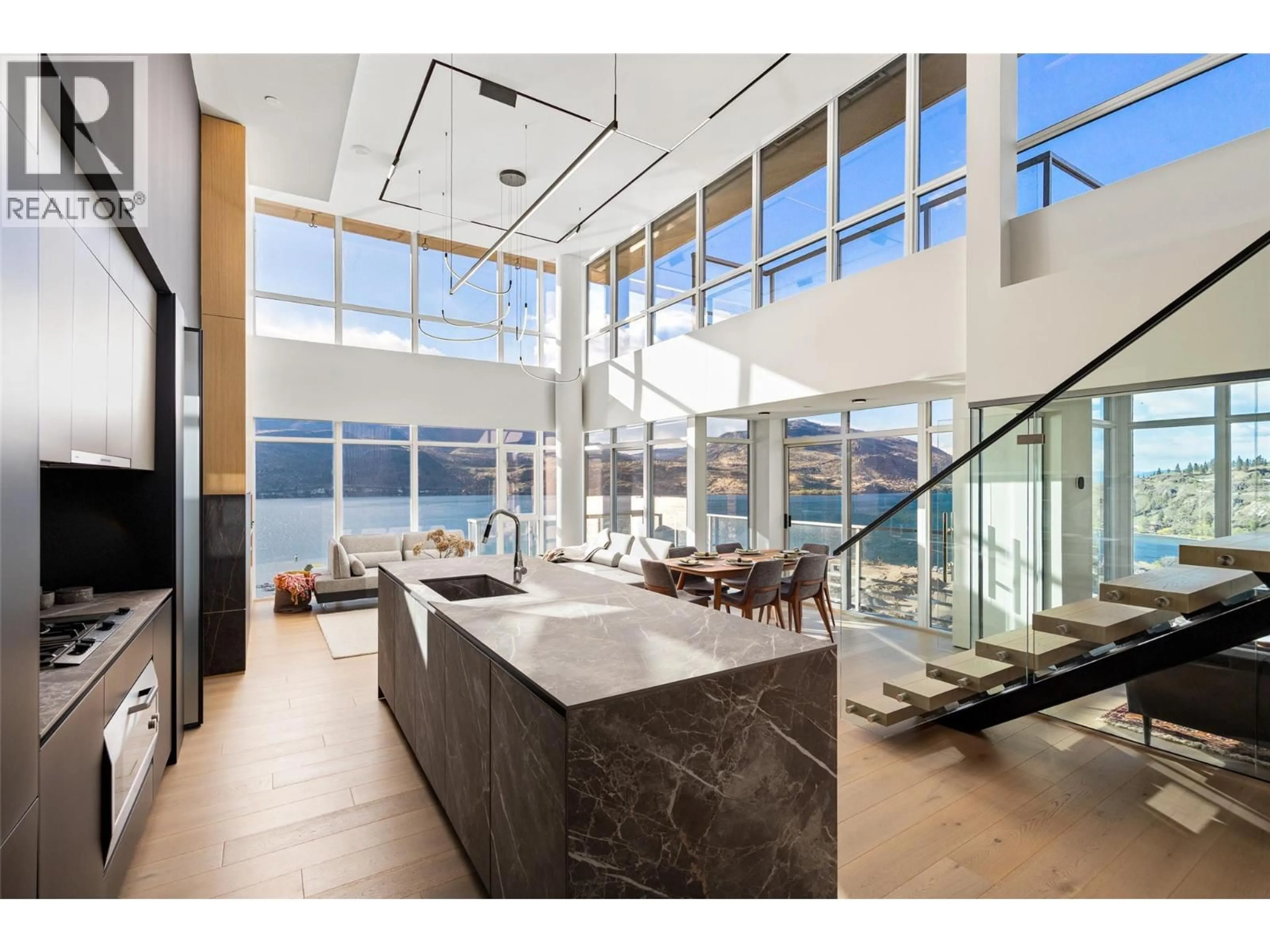 Unknown for PH1 - 1075 SUNSET DRIVE, Kelowna British Columbia V1Y9Y9