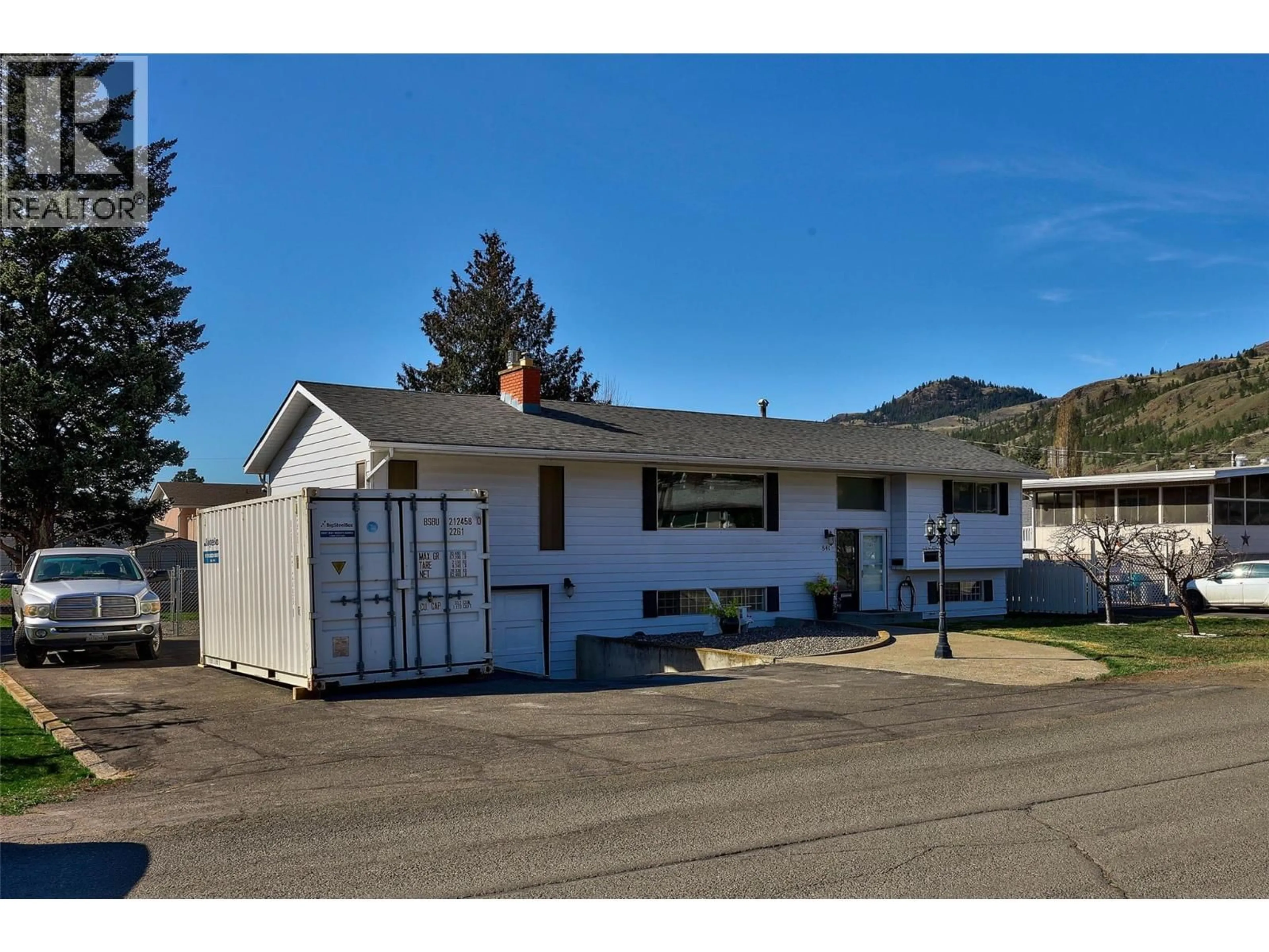 Home with vinyl exterior material, mountain view for 841 SICAMORE DRIVE, Kamloops British Columbia V2B6S1