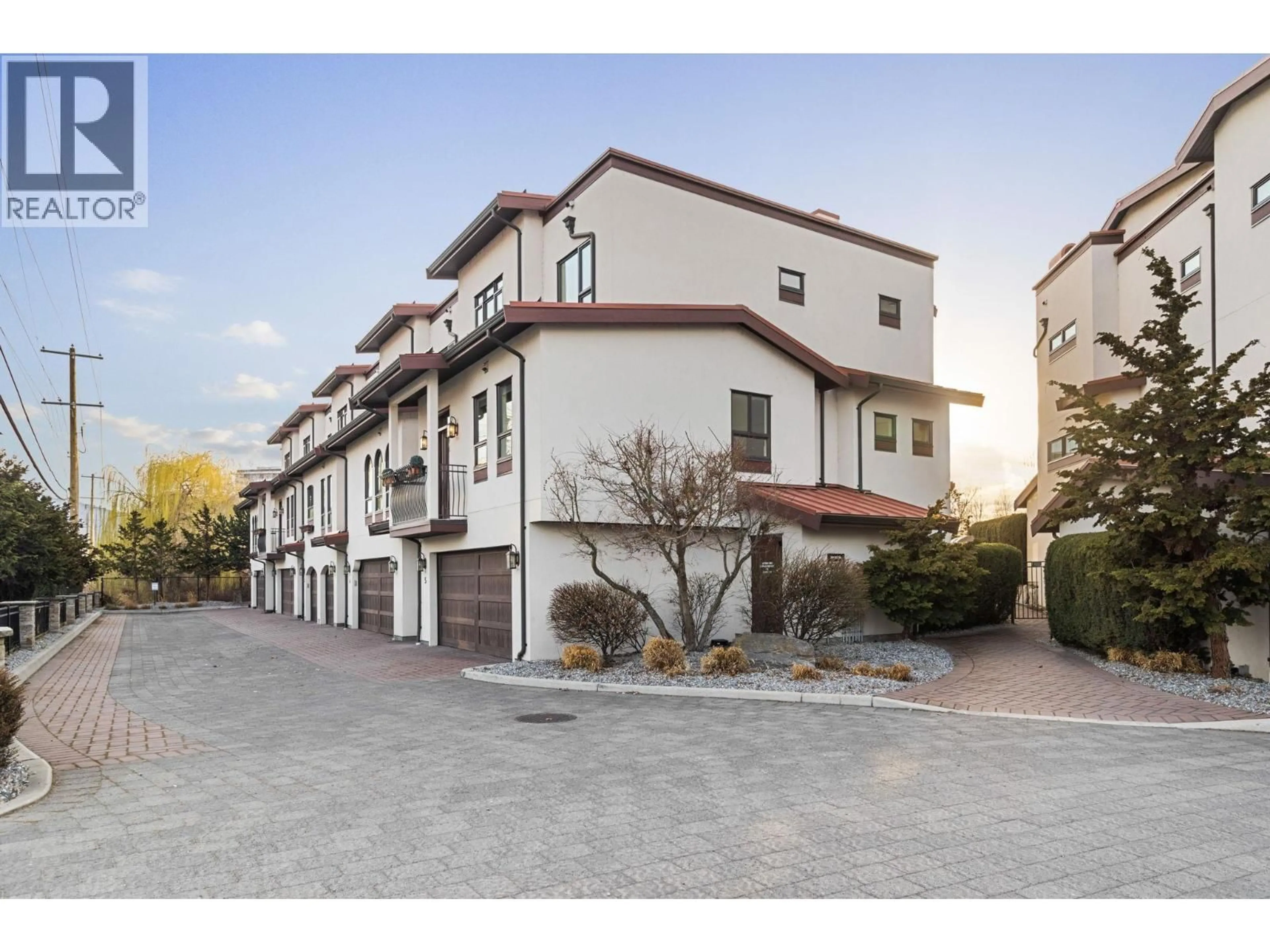 Patio, street for 5 - 3756 LAKESHORE ROAD, Kelowna British Columbia V1W3L4
