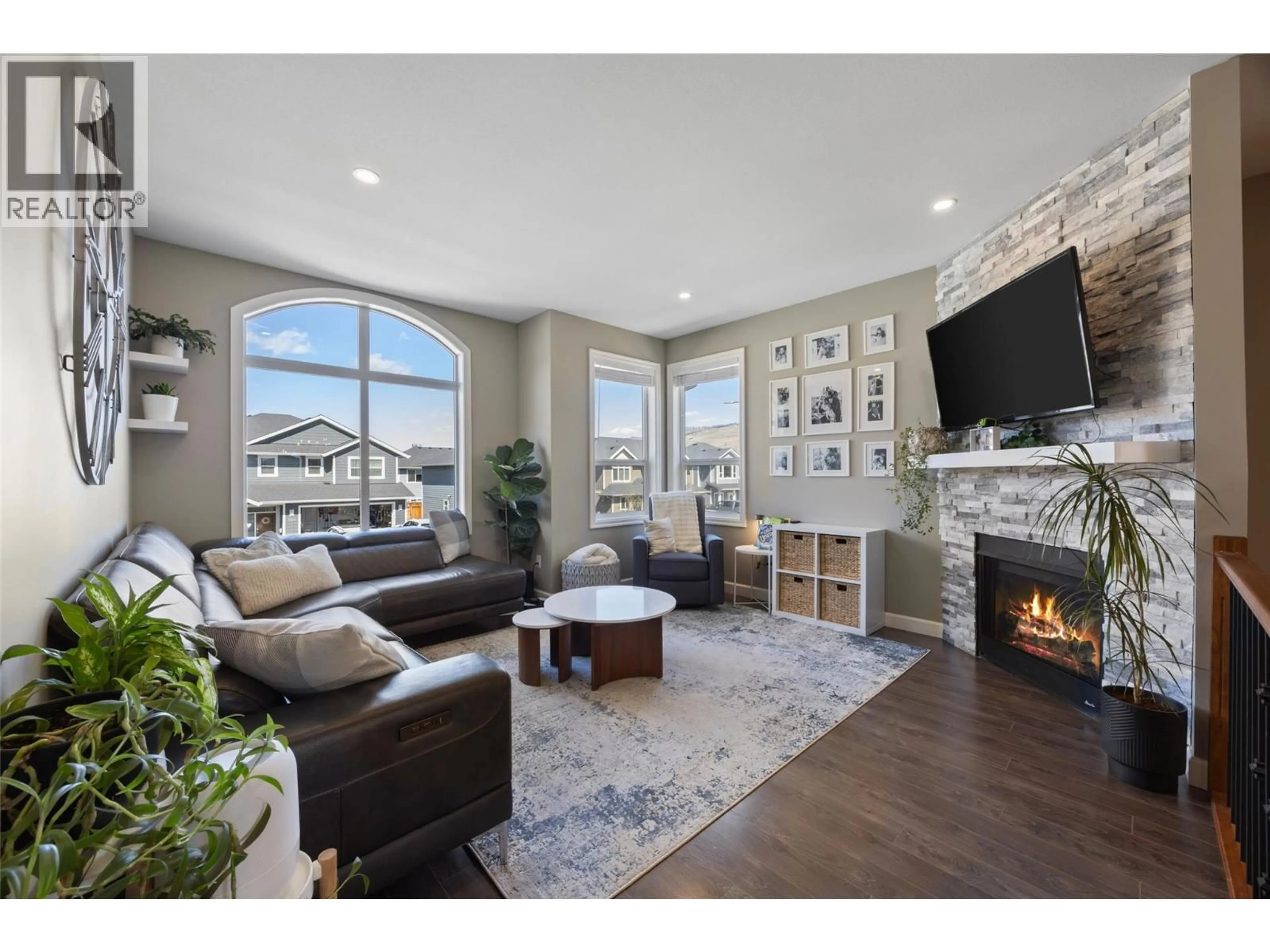 Living room with furniture, wood/laminate floor for 753 HAYWARD PLACE, Kamloops British Columbia V2B0G1