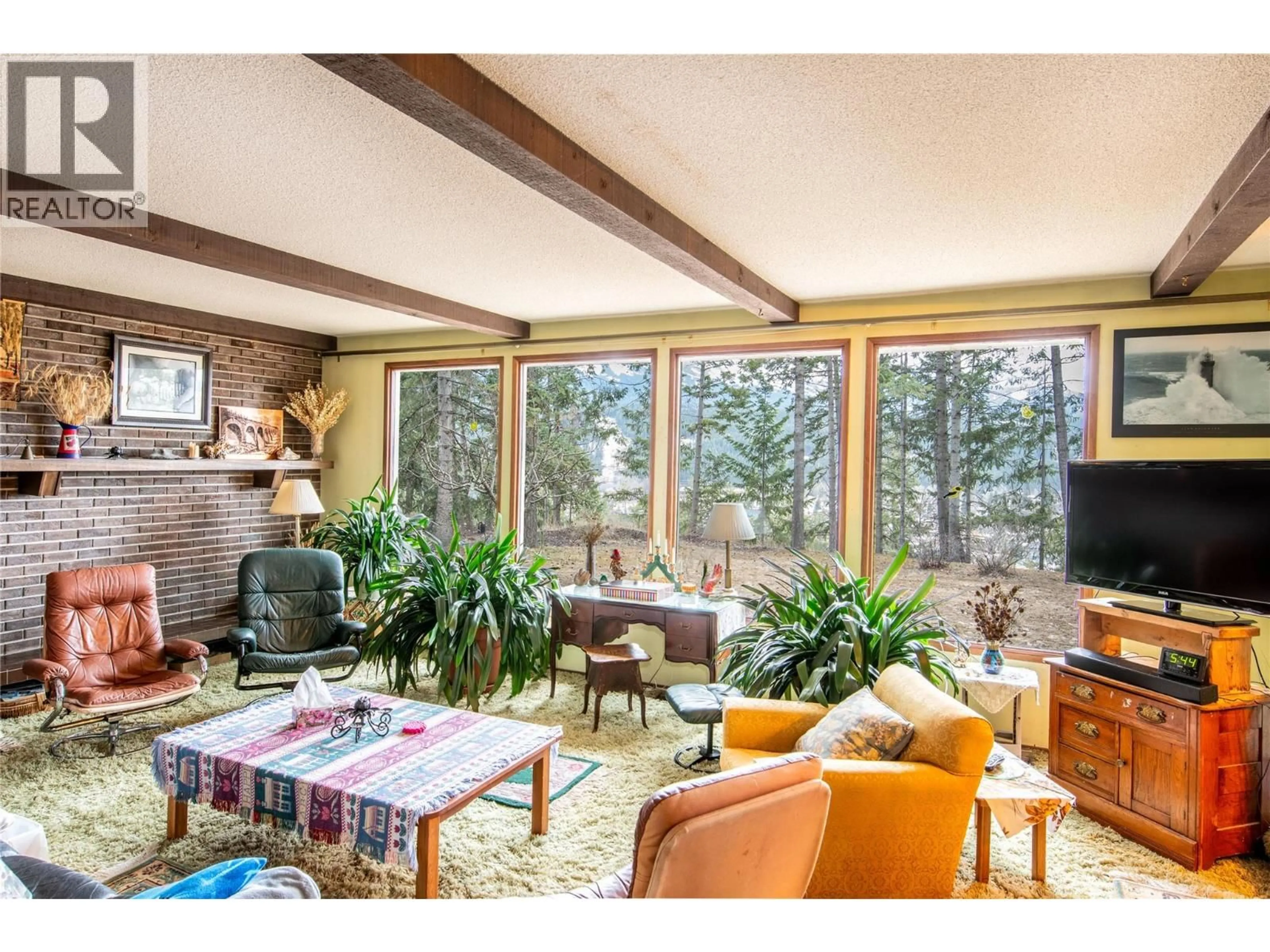 Living room with furniture, unknown for 1420 BIRCH CRESCENT, Golden British Columbia V0A1H6