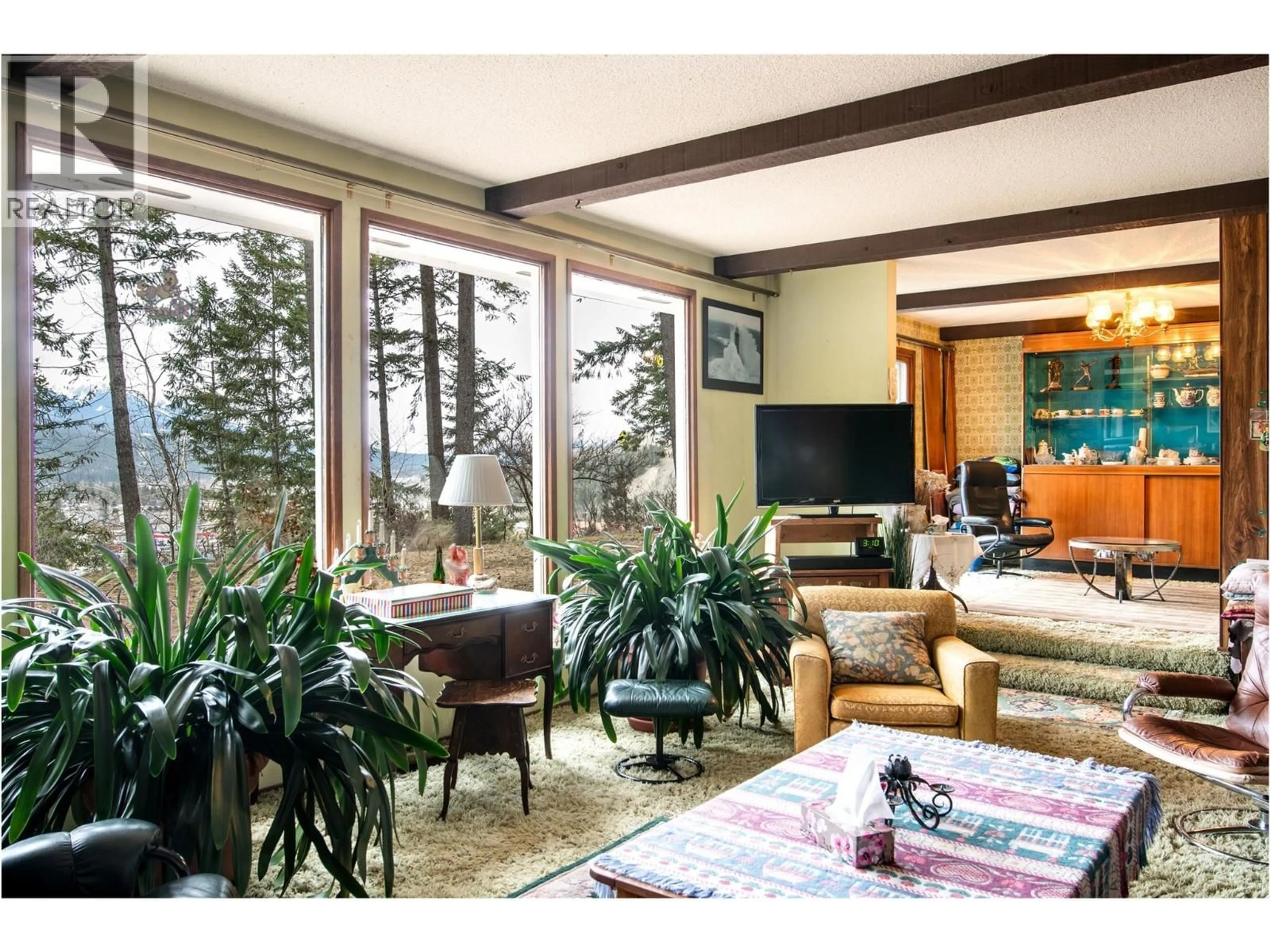 Living room with furniture, unknown for 1420 BIRCH CRESCENT, Golden British Columbia V0A1H6