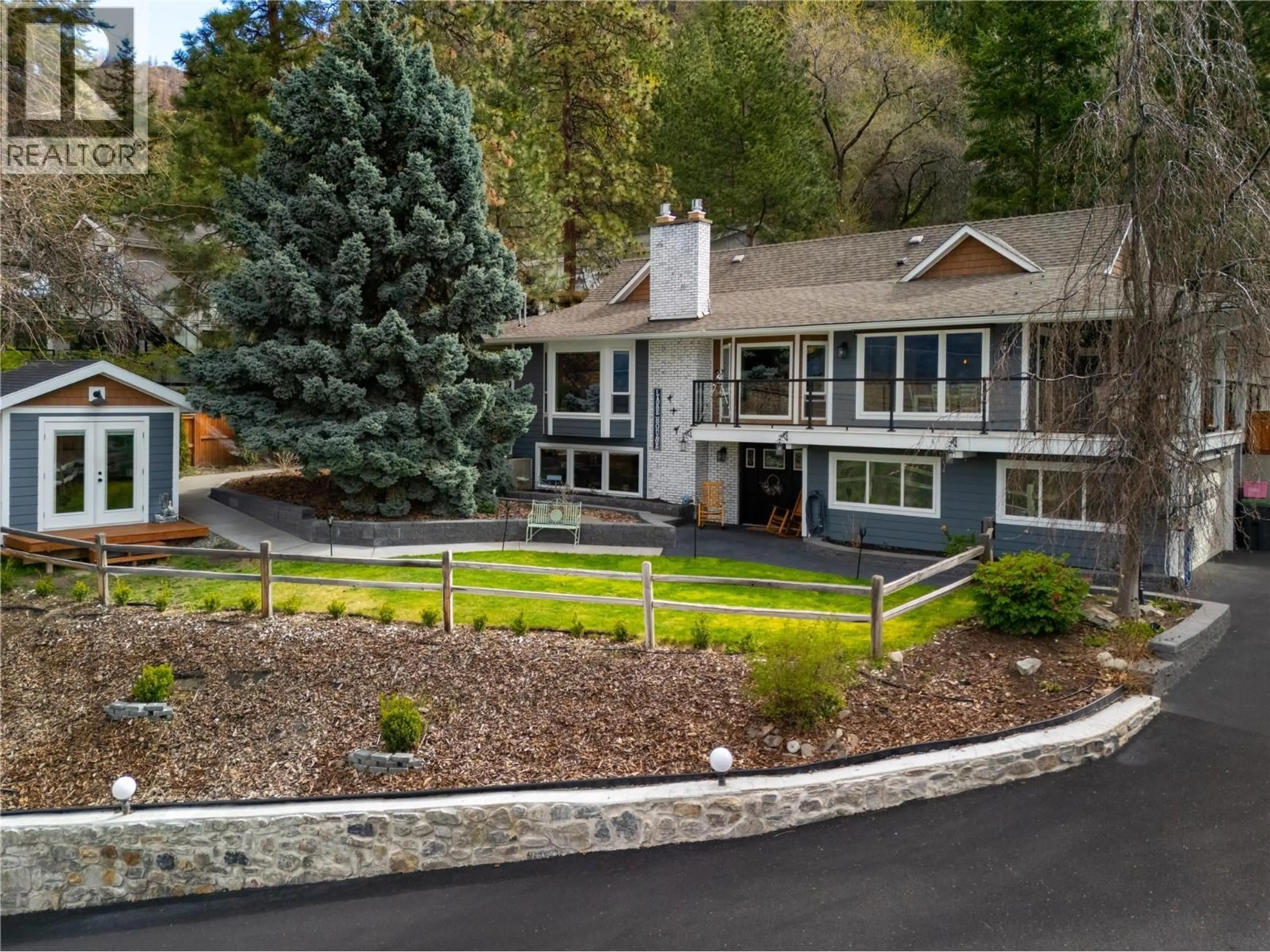 Home with vinyl exterior material, mountain view for 277 CLIFTON ROAD NORTH, Kelowna British Columbia V1V1N3