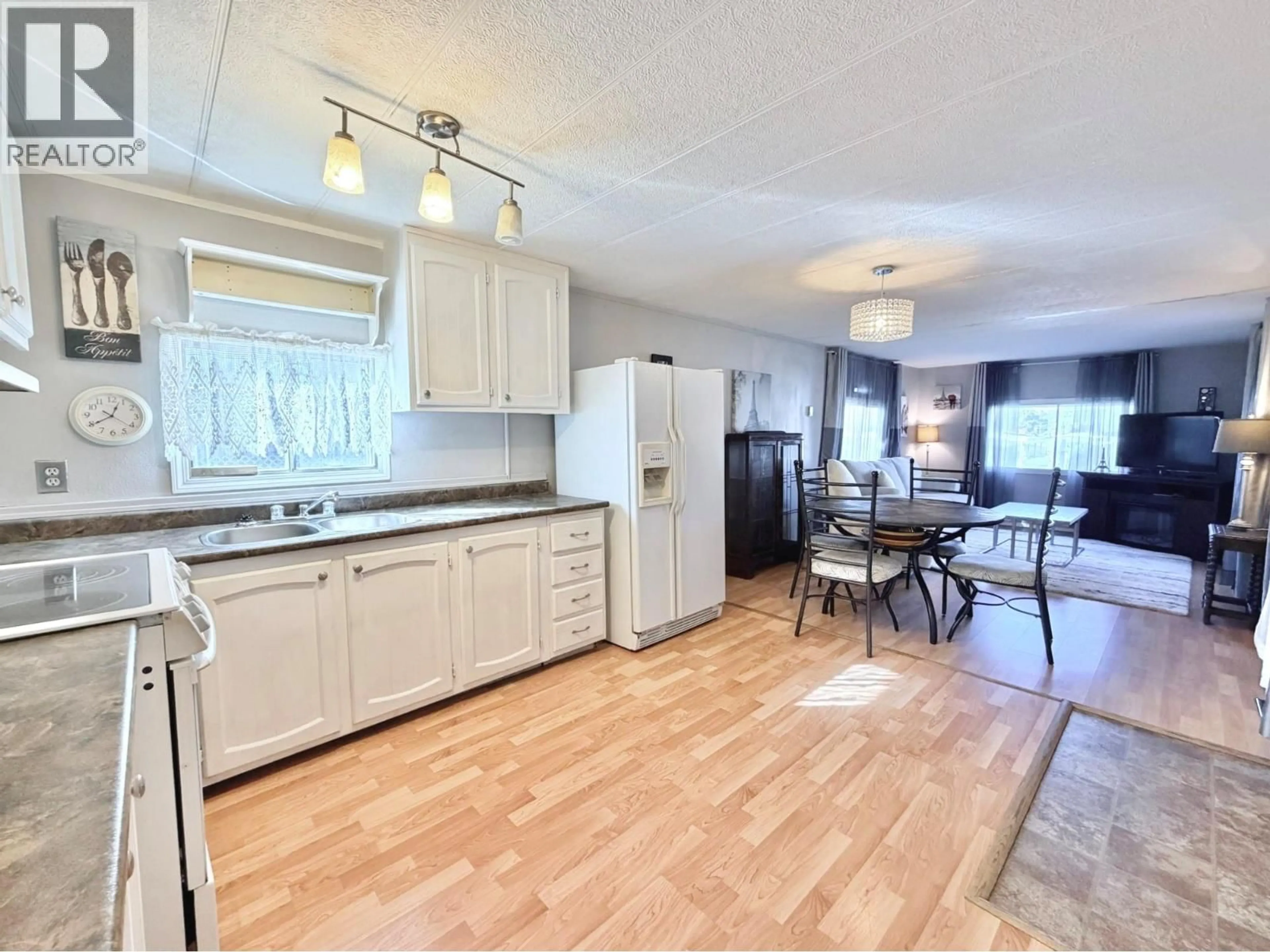 Open concept kitchen, unknown for 40 - 197 DAUPHIN AVENUE, Penticton British Columbia V2A3S3
