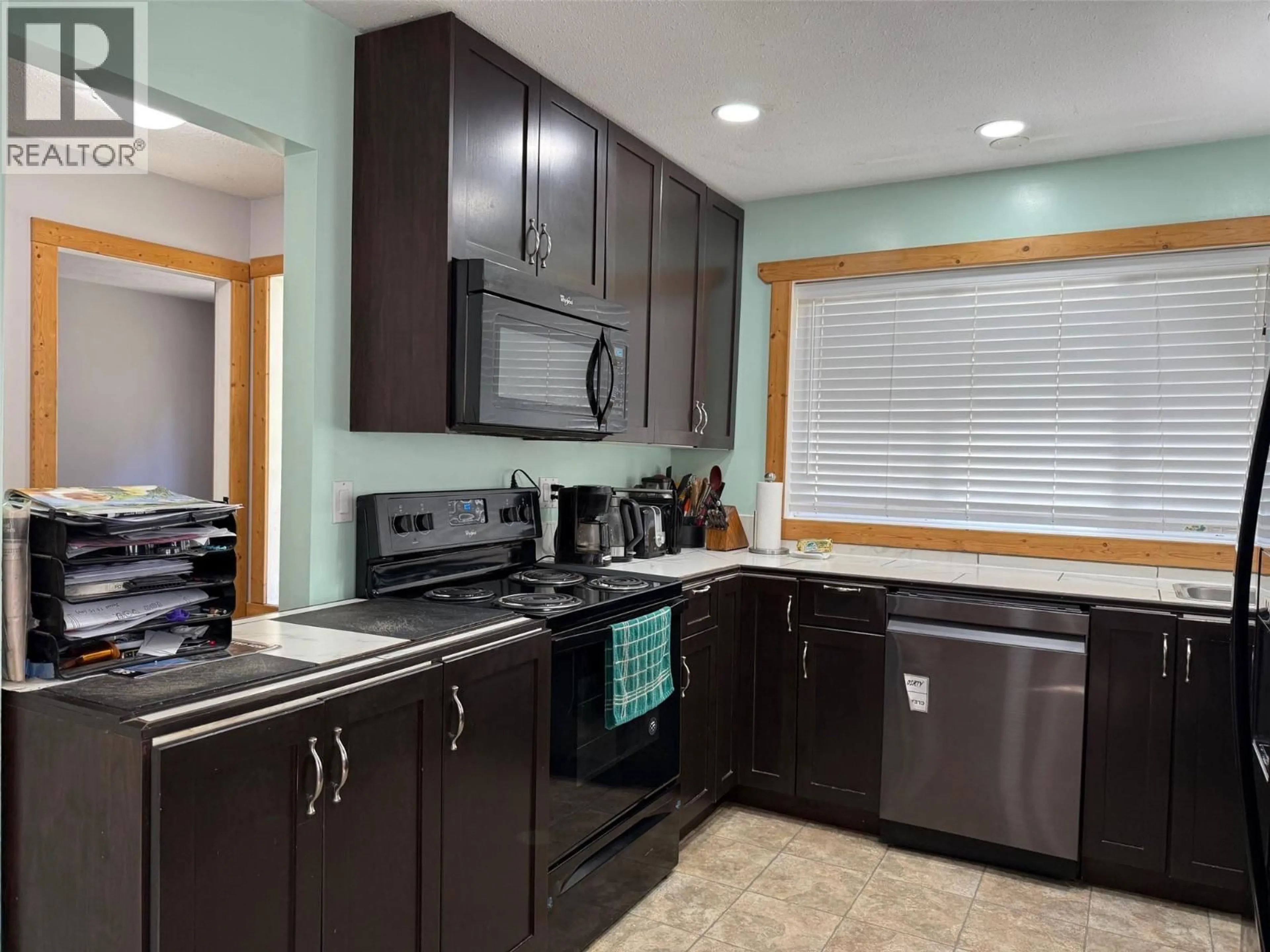 Standard kitchen, unknown for 4385 MOUNTAIN ROAD, Barriere British Columbia V0E1E0