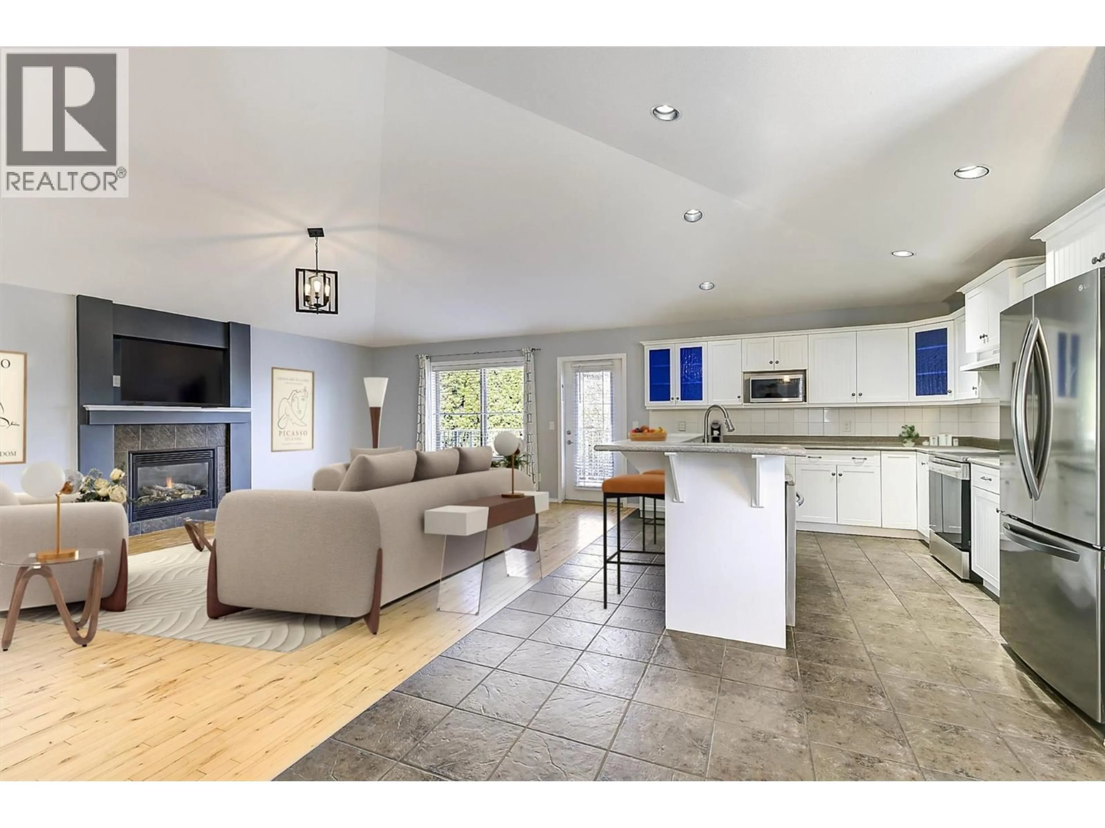 Open concept kitchen, ceramic/tile floor for 546 SOUTH CREST DRIVE, Kelowna British Columbia V1W4W8