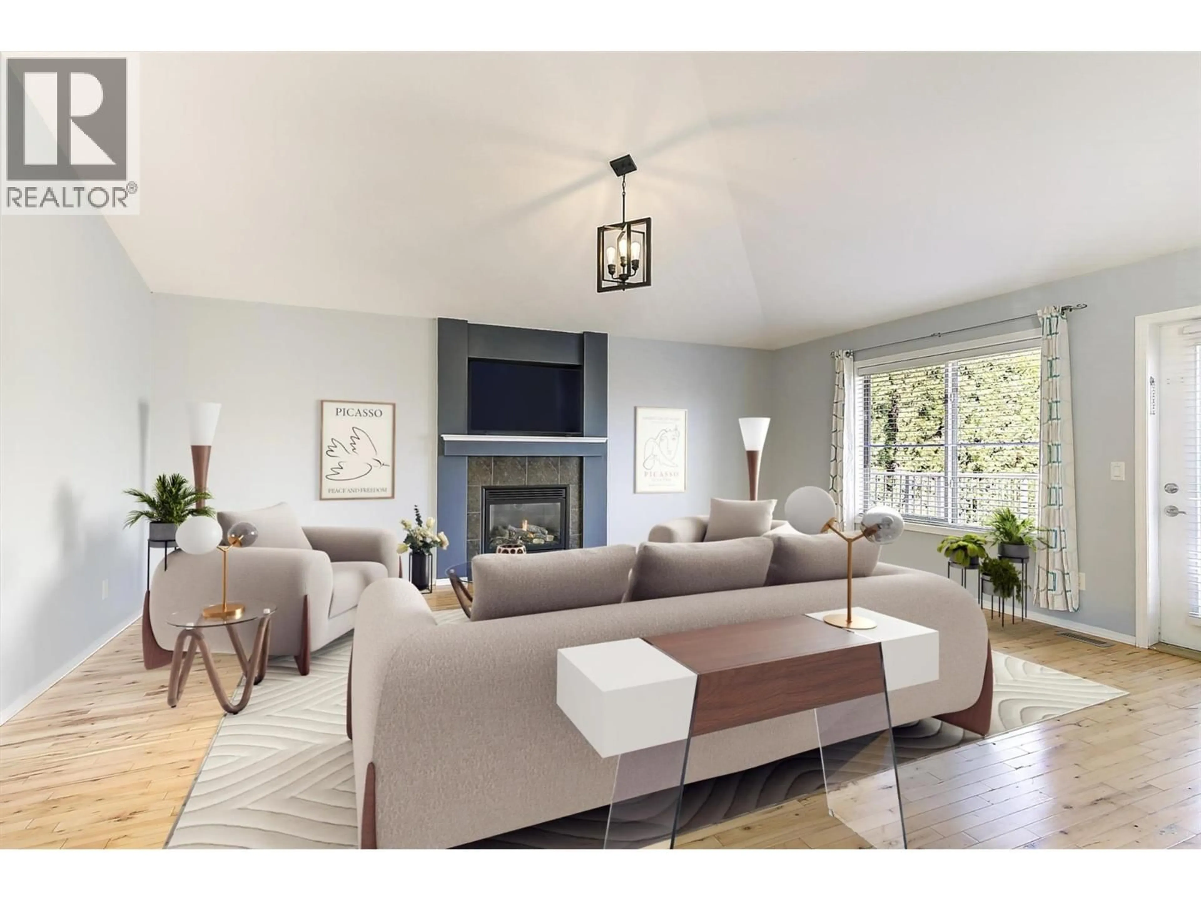 Living room with furniture, unknown for 546 SOUTH CREST DRIVE, Kelowna British Columbia V1W4W8