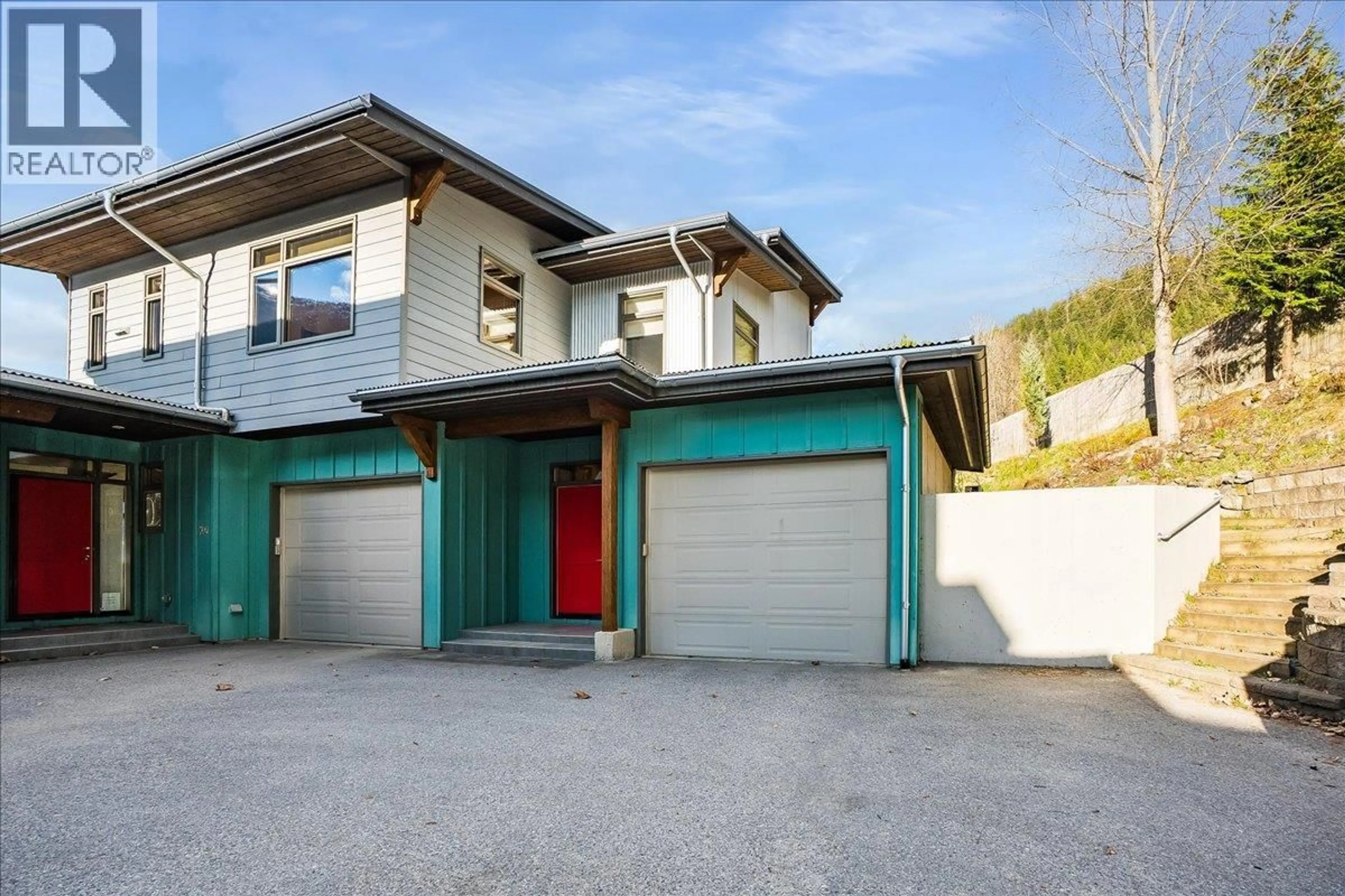 Home with vinyl exterior material, street for 25 - 1106 SEVENTH STREET, Nelson British Columbia V1L0A1