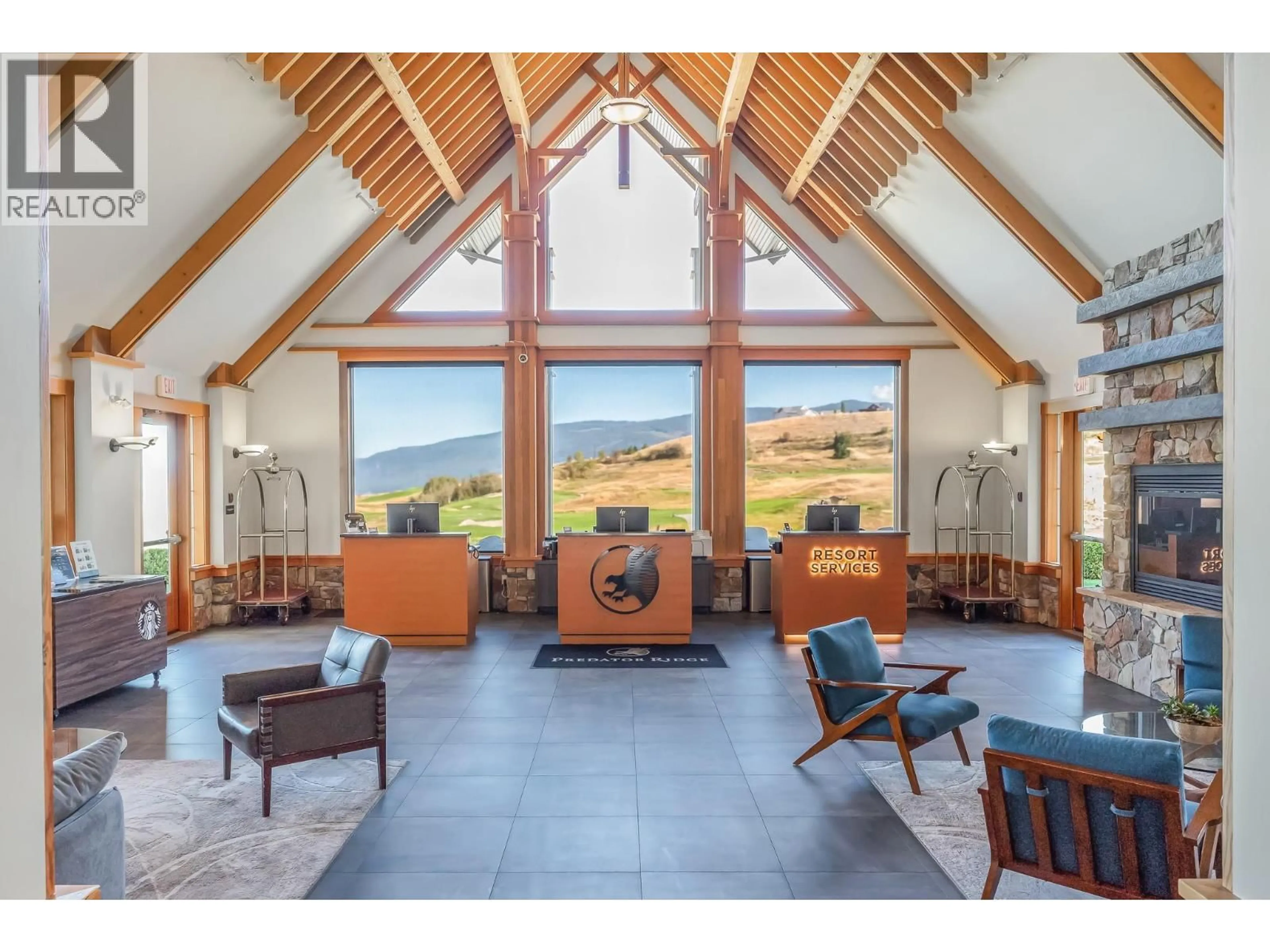 Indoor foyer for 132 - 101 VILLAGE CENTRE COURT, Vernon British Columbia V1H1Y8