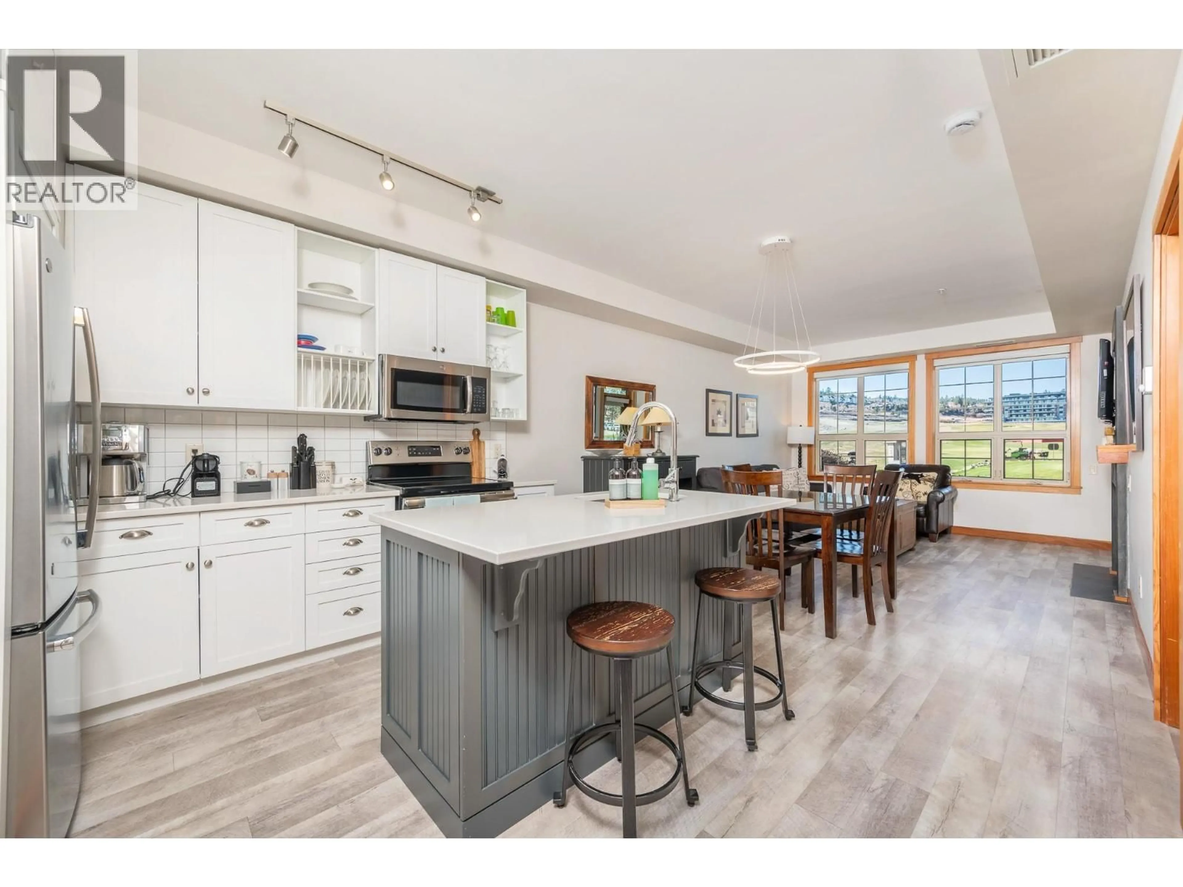Open concept kitchen, unknown for 132 - 101 VILLAGE CENTRE COURT, Vernon British Columbia V1H1Y8
