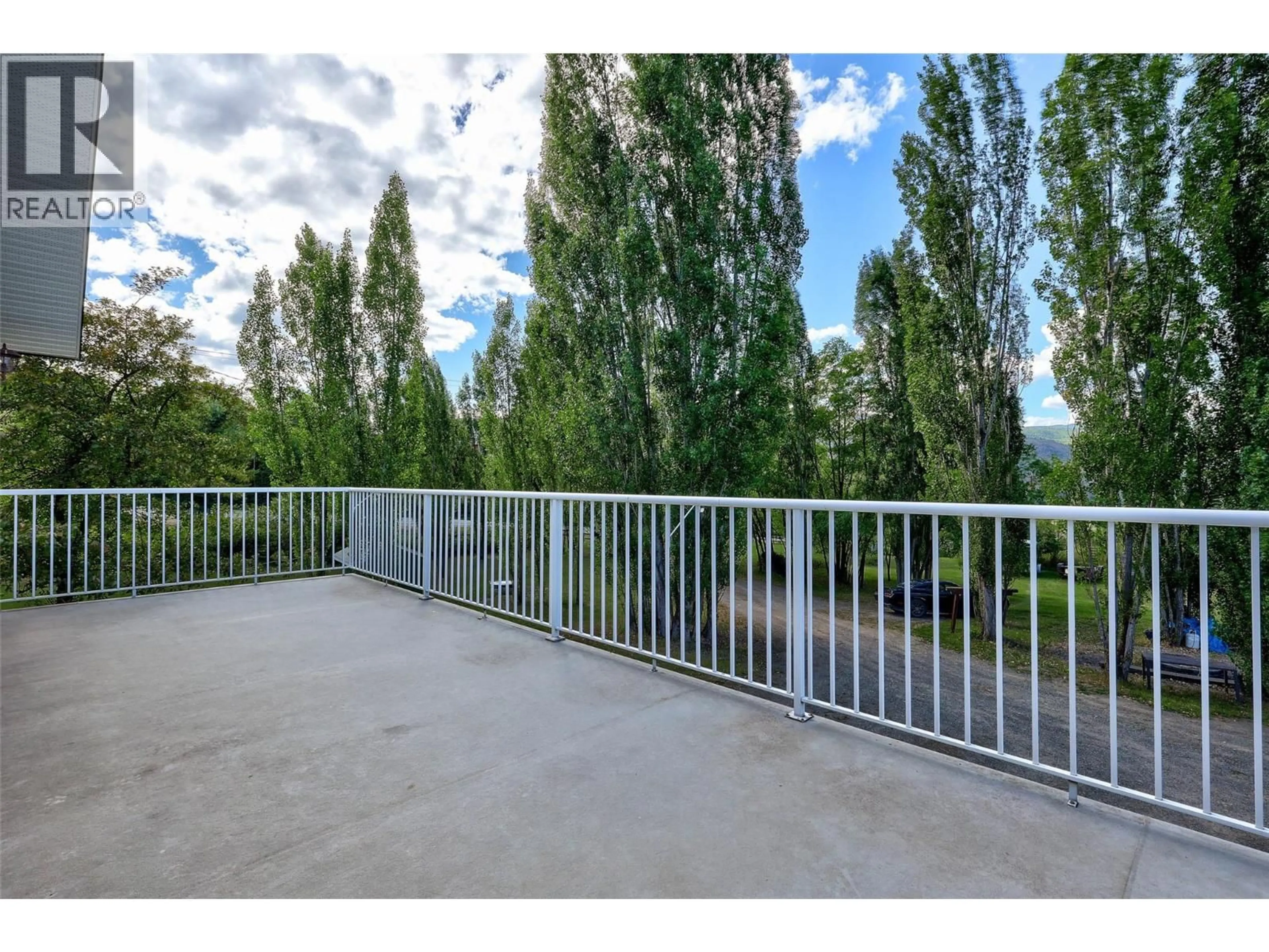 Patio, unknown for 3998 AGATE BAY ROAD, Barriere British Columbia V0E2E0