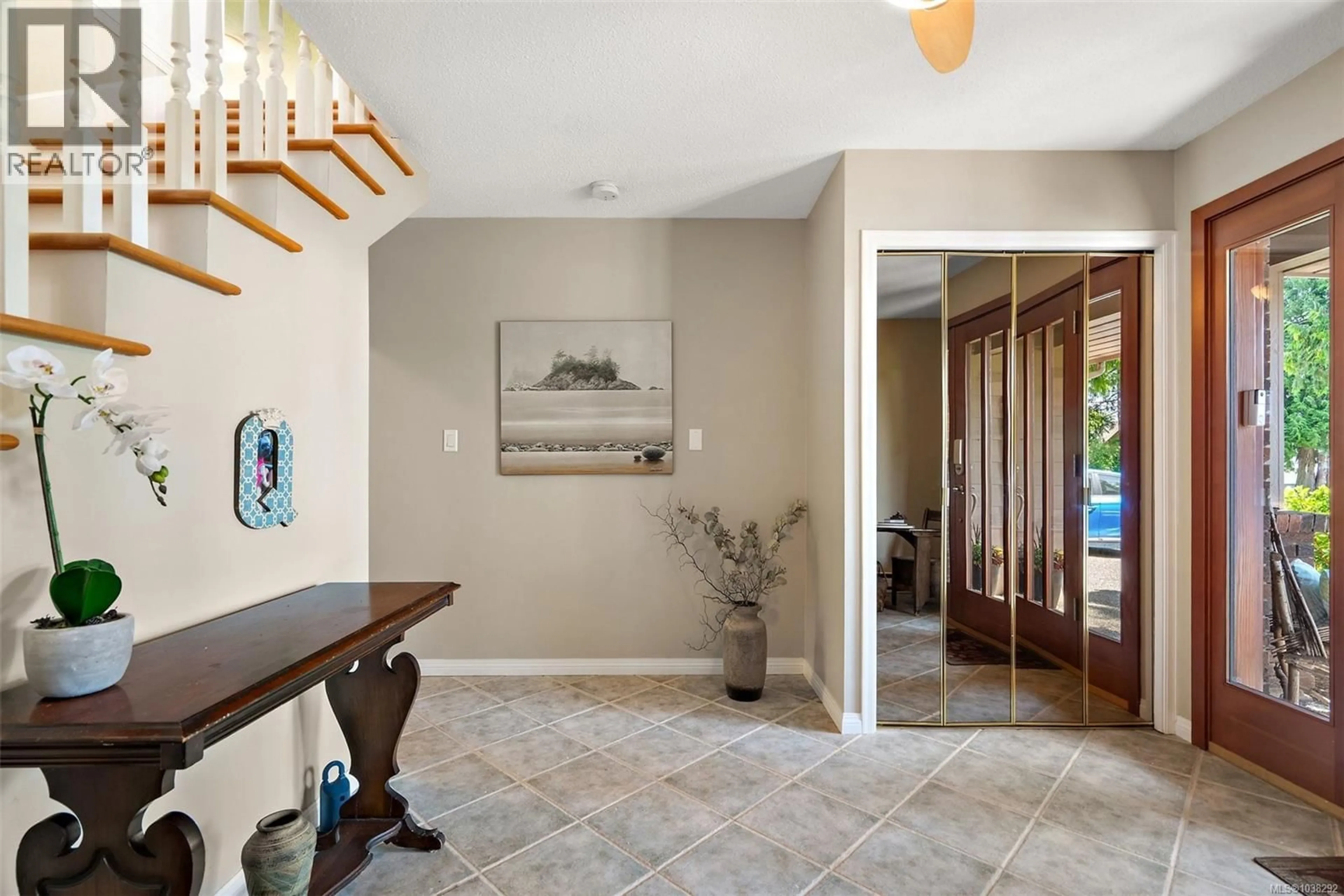 Indoor entryway for 1772 BARRETT DRIVE, North Saanich British Columbia V8L4V1