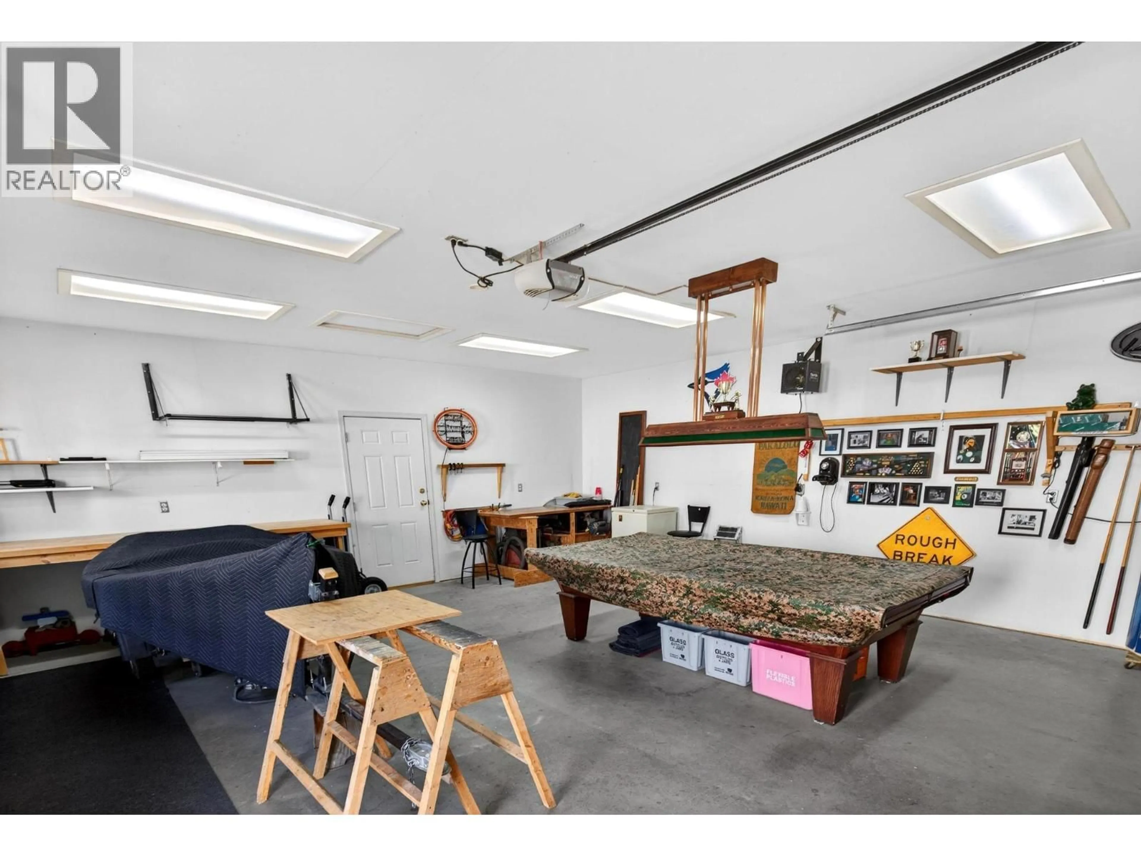 Indoor garage for 797 DEHART AVENUE, Kelowna British Columbia V1Y6A2