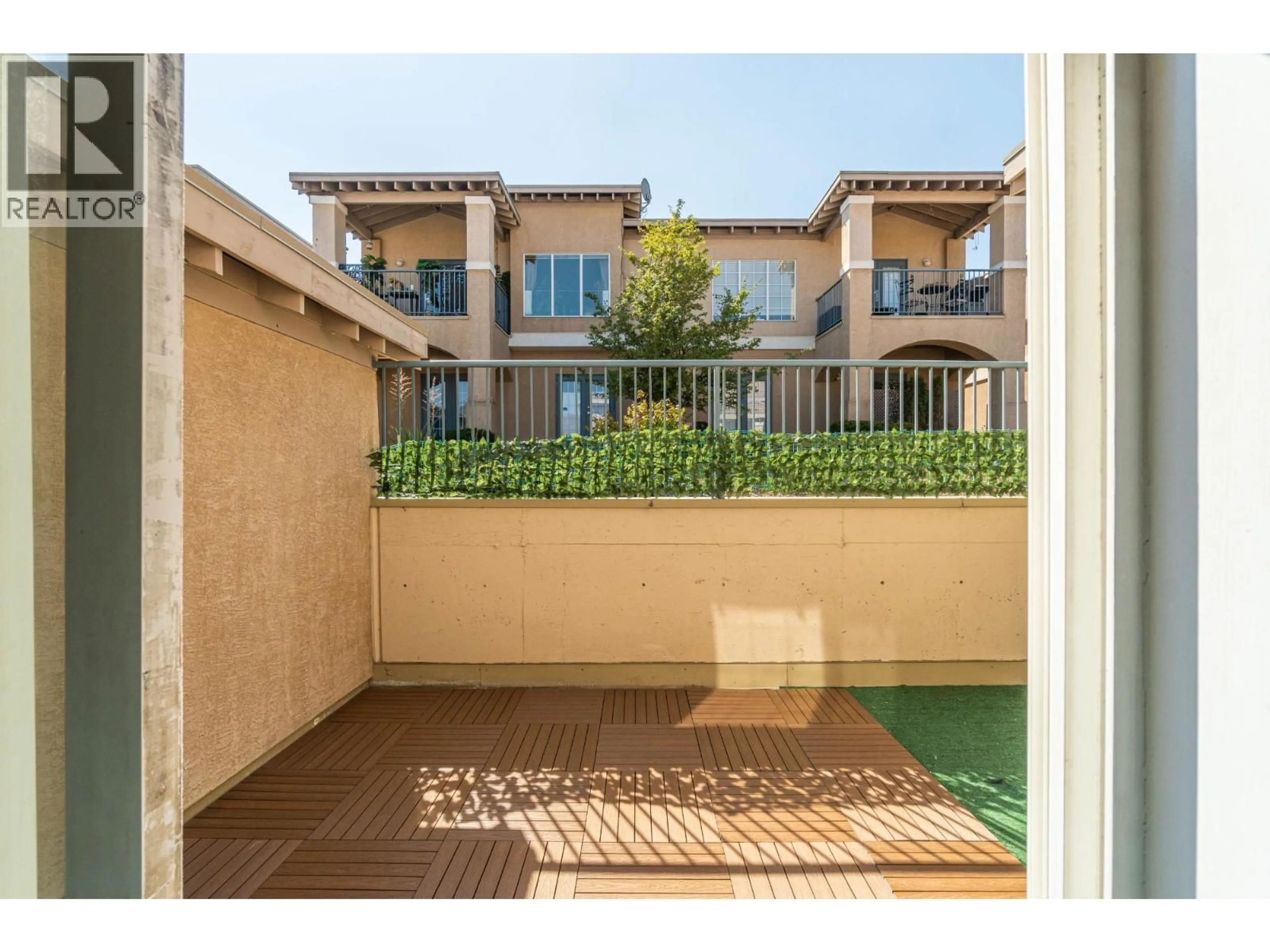 Unknown for 204 - 875 SAHALI TERRACE, Kamloops British Columbia V2C6W8