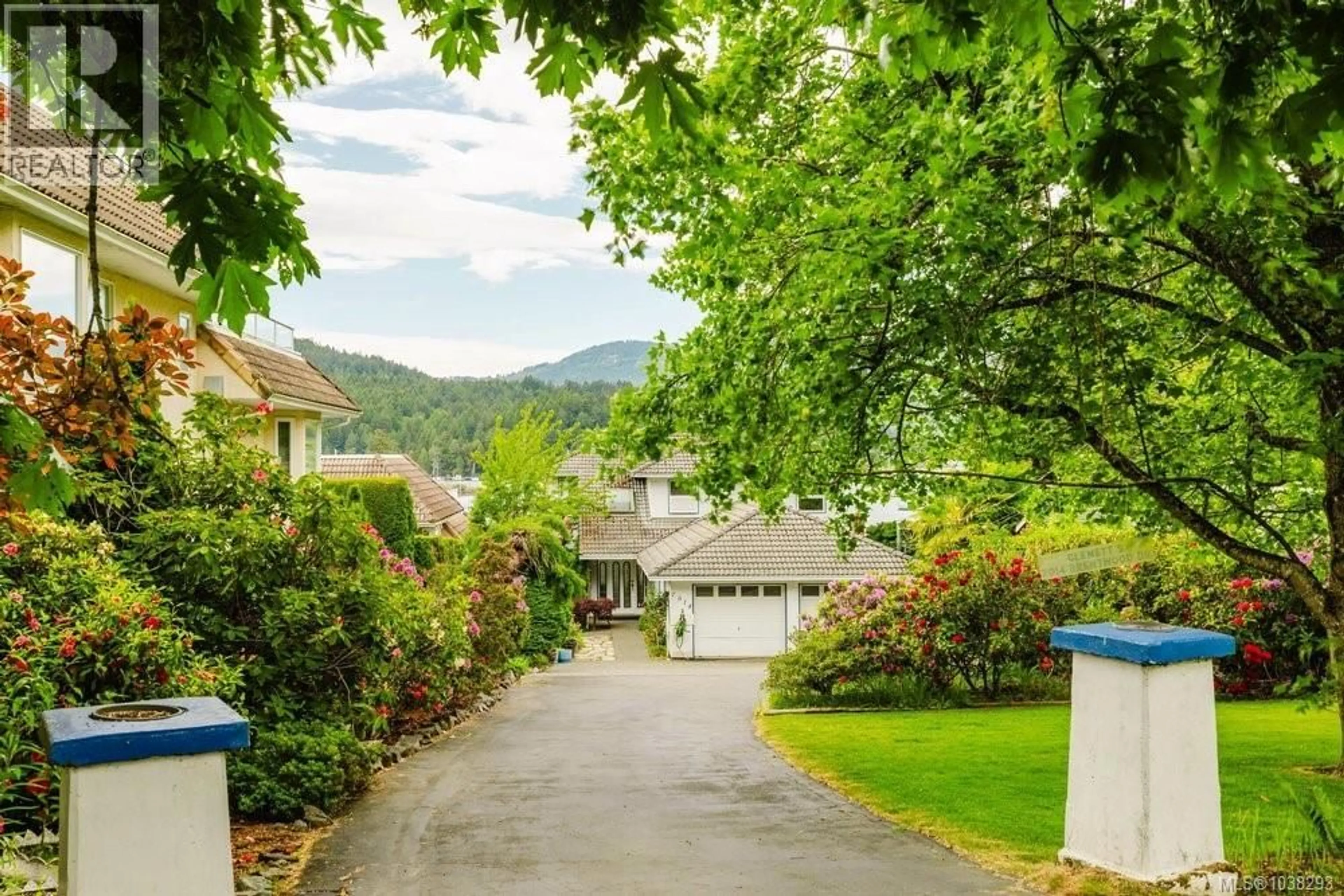 A pic from outside/outdoor area/front of a property/back of a property/a pic from drone, mountain view for 7014 BRENTWOOD DRIVE, Central Saanich British Columbia V8M1B4