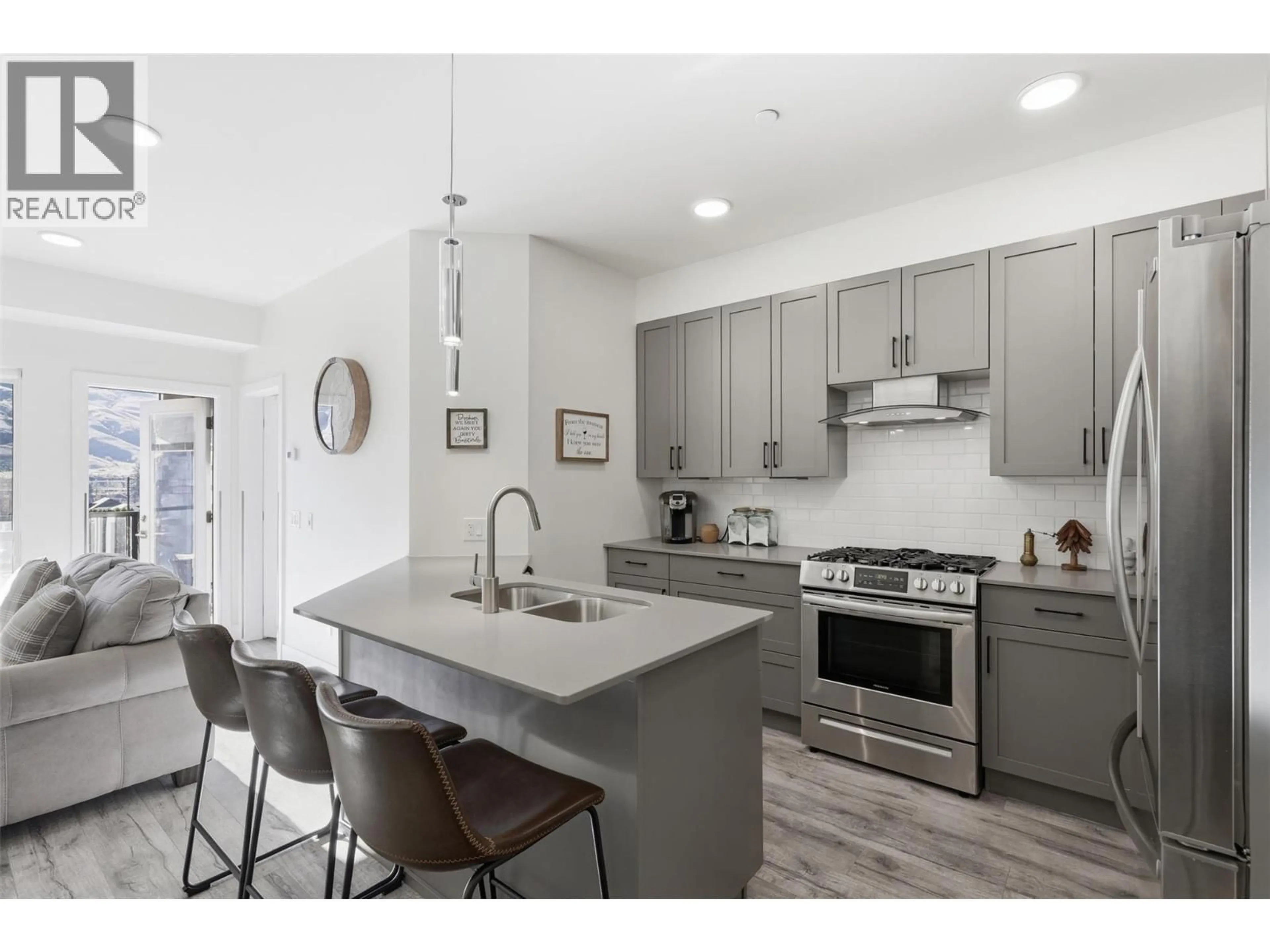 Open concept kitchen, unknown for 204 - 651 DUNES DRIVE, Kamloops British Columbia V2B8M8