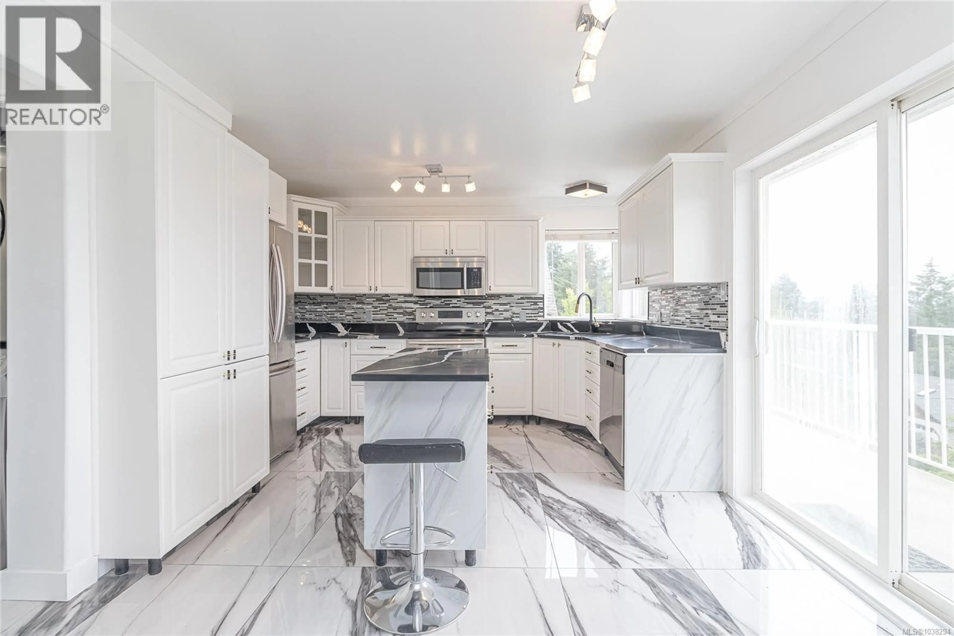 Contemporary kitchen, ceramic/tile floor for 6191 THOMSON TERRACE, Duncan British Columbia V9L5R1
