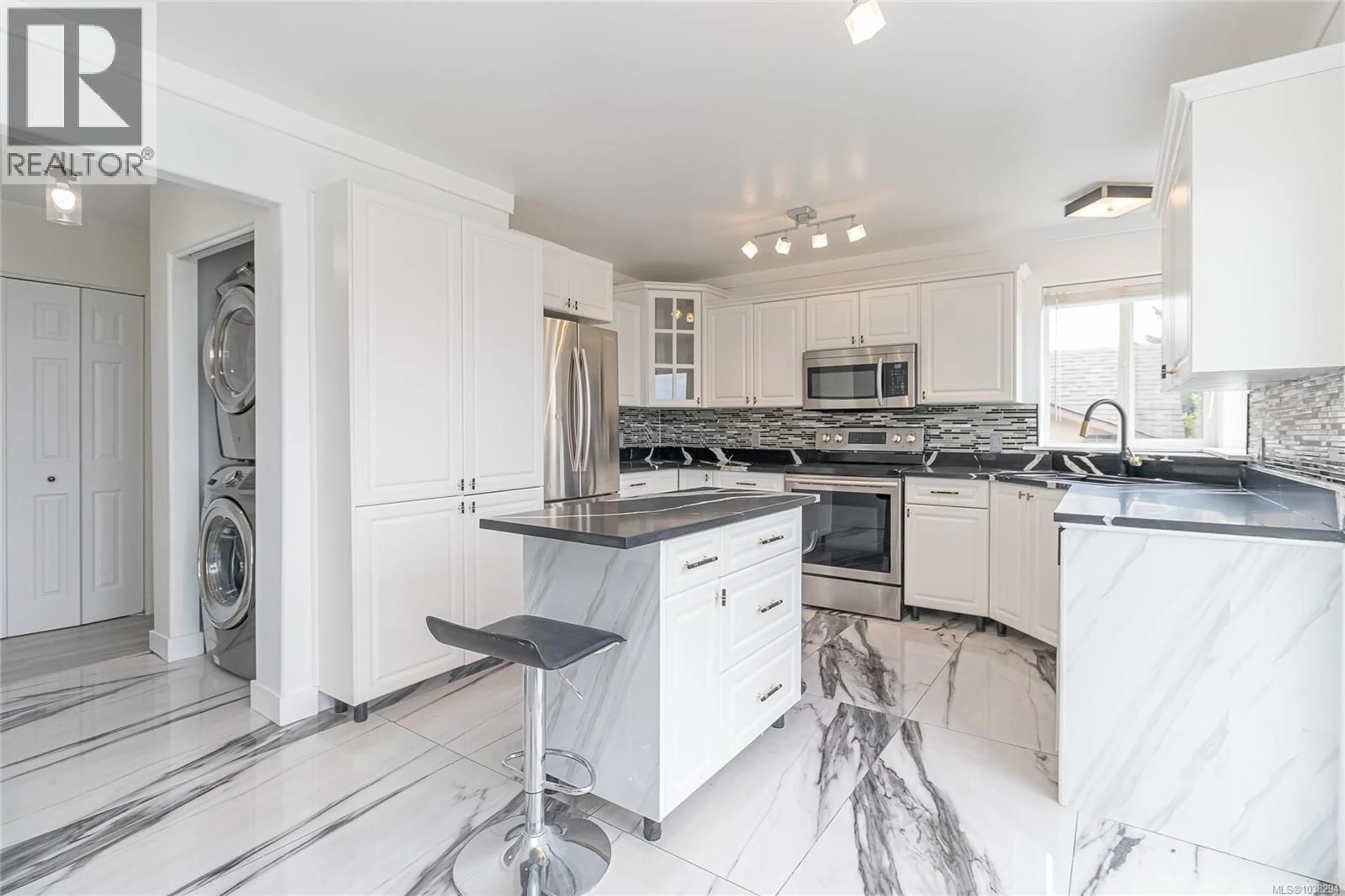 Contemporary kitchen, ceramic/tile floor for 6191 THOMSON TERRACE, Duncan British Columbia V9L5R1