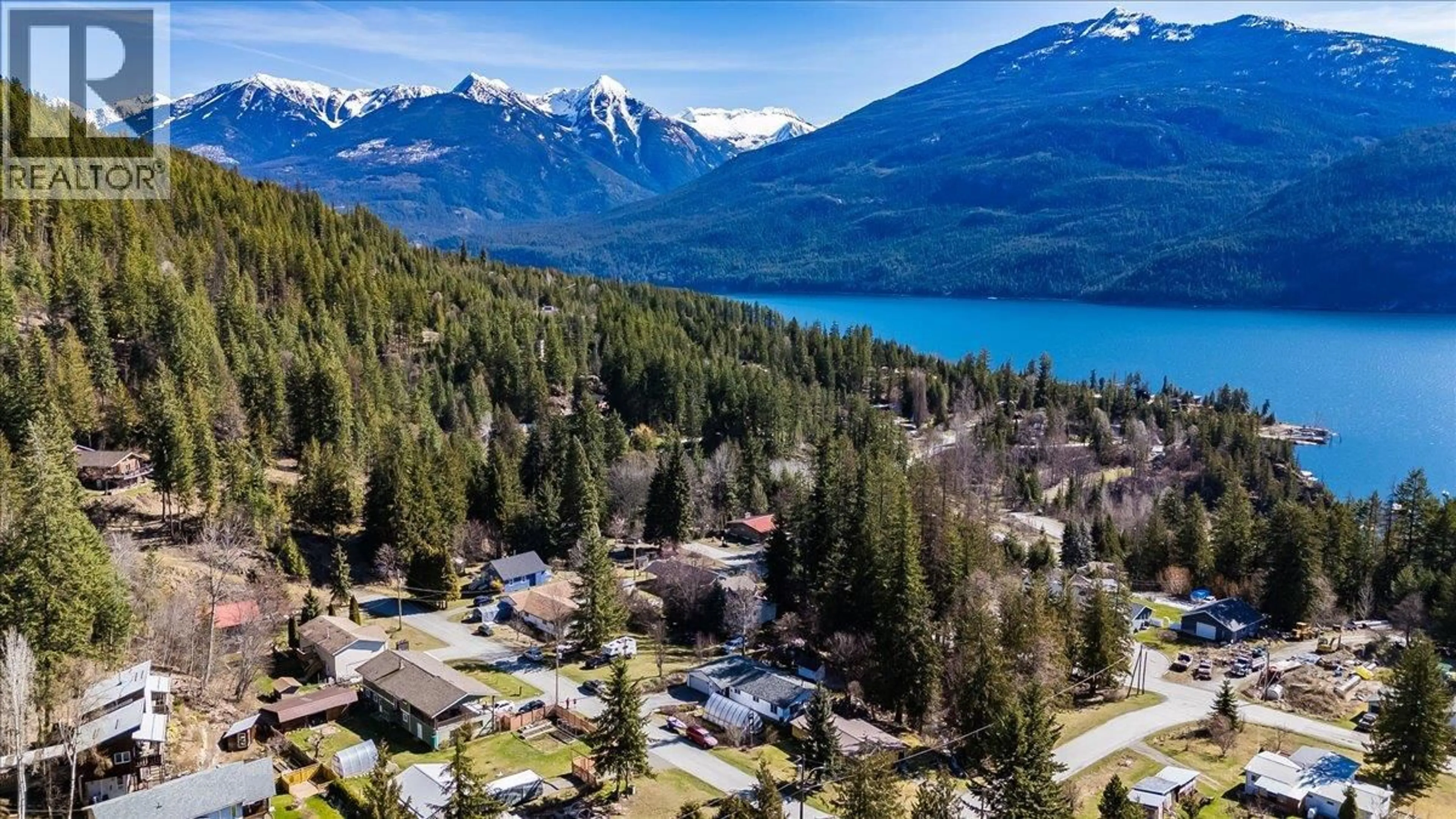 A pic from outside/outdoor area/front of a property/back of a property/a pic from drone, mountain view for 210 BAYVIEW STREET, Kaslo British Columbia V1L1M0