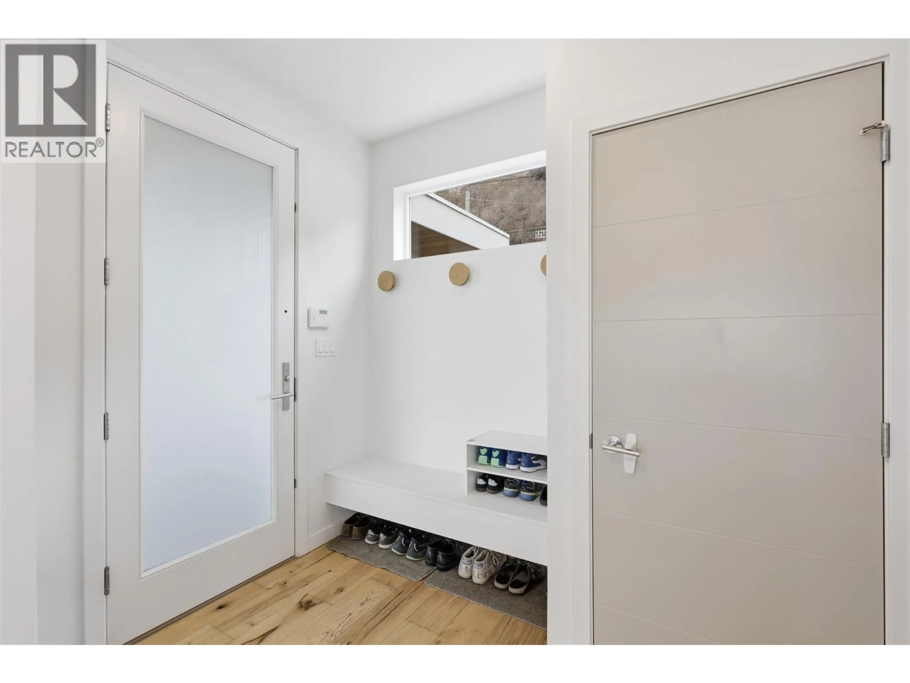 Indoor entryway for 360 ST PAUL STREET WEST, Kamloops British Columbia V2C1G4