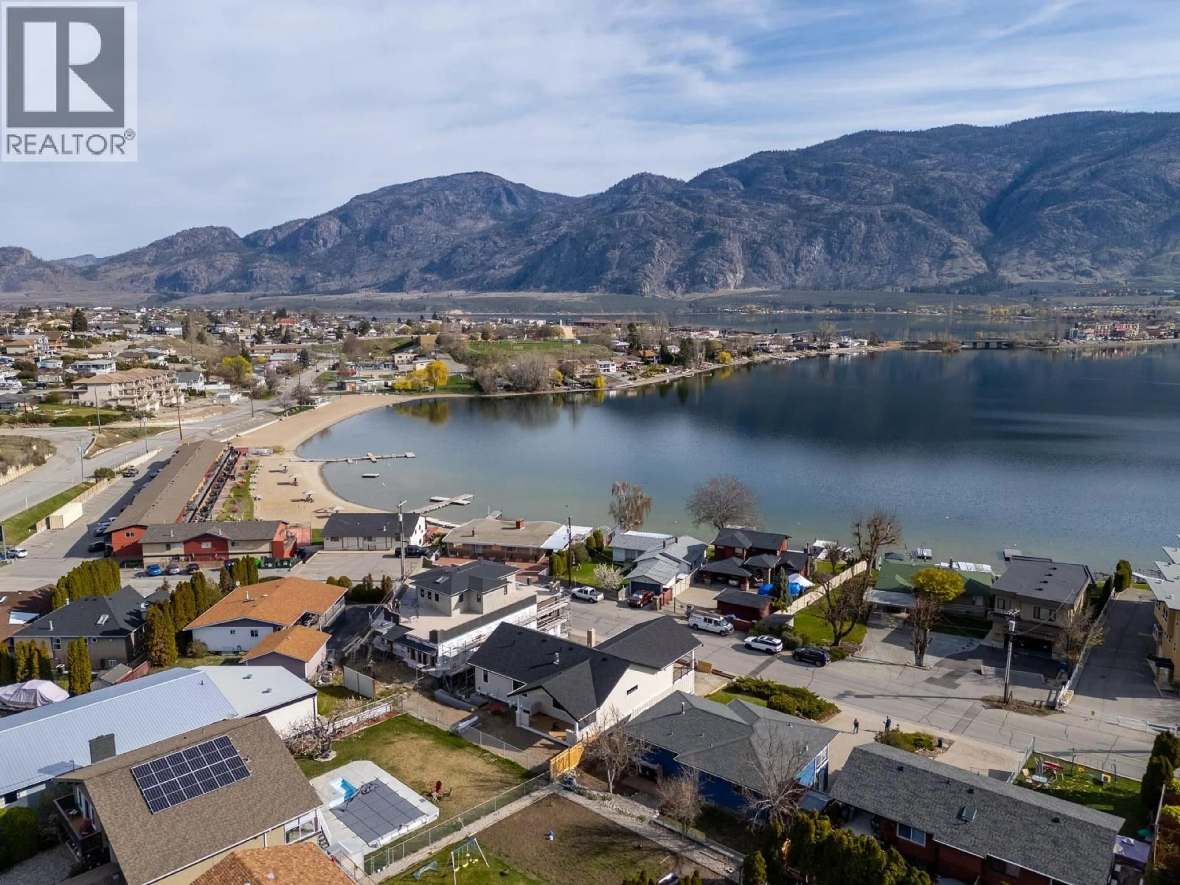 A pic from outside/outdoor area/front of a property/back of a property/a pic from drone, water/lake/river/ocean view for 5806 OLEANDER DRIVE, Osoyoos British Columbia V0H1V1