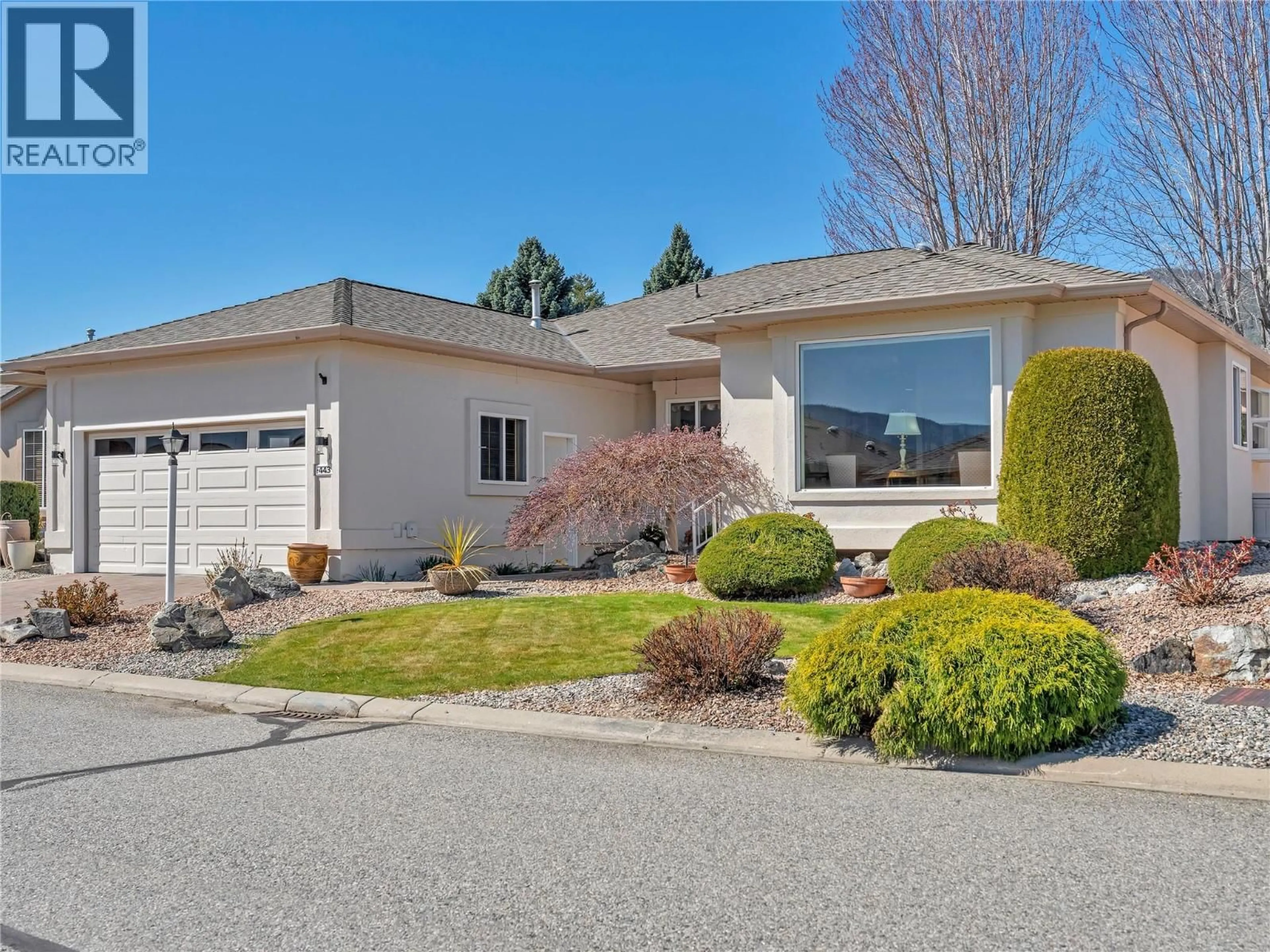 Home with vinyl exterior material, street for 443 RIDGE PLACE, Penticton British Columbia V2A8N7