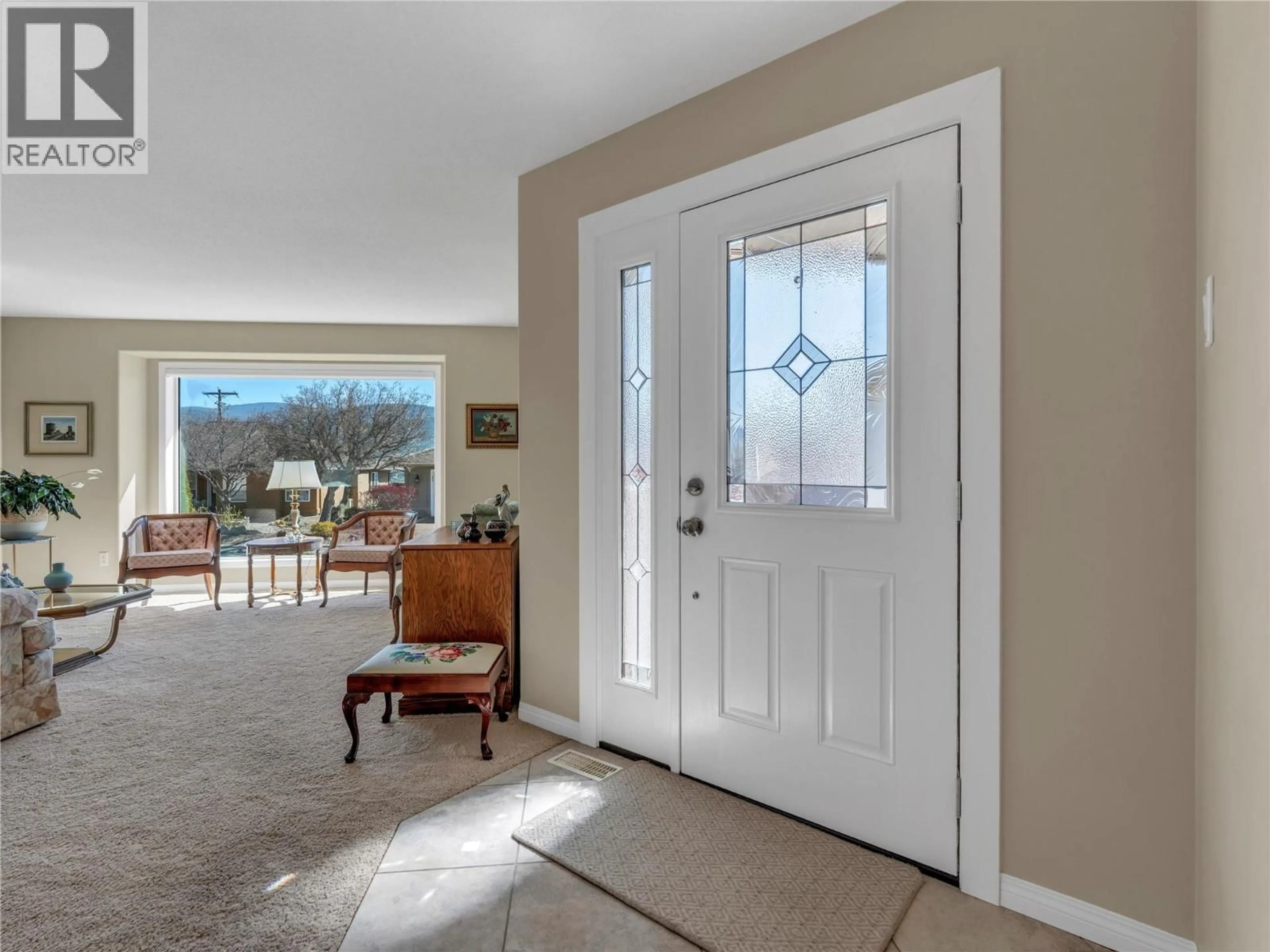 Indoor entryway for 443 RIDGE PLACE, Penticton British Columbia V2A8N7