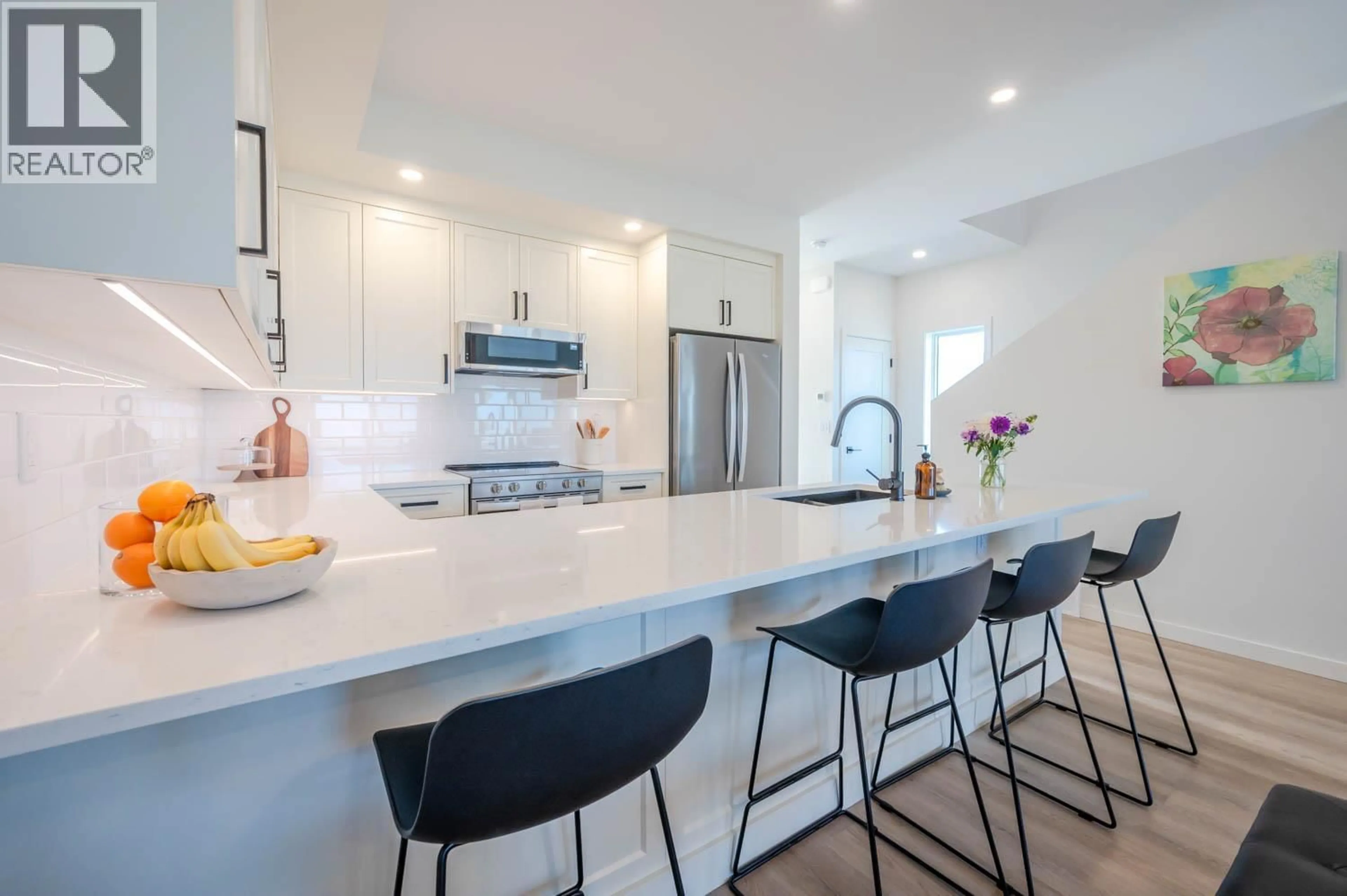 Open concept kitchen, ceramic/tile floor for 109 - 158 DEER PLACE, Penticton British Columbia V2A0J7