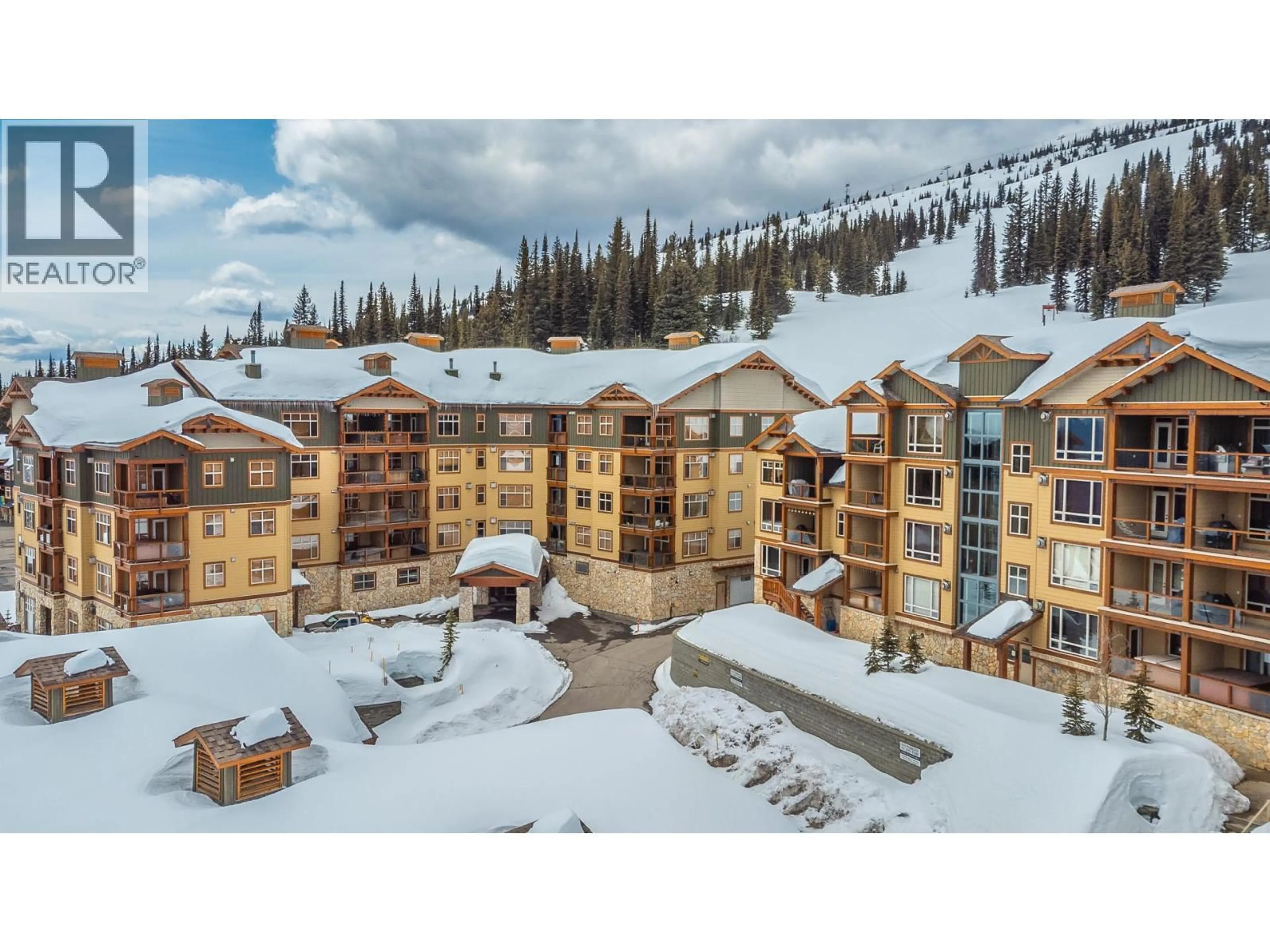 A pic from outside/outdoor area/front of a property/back of a property/a pic from drone, mountain view for 501 - 7700 PORCUPINE ROAD, Big White British Columbia V1P1T4