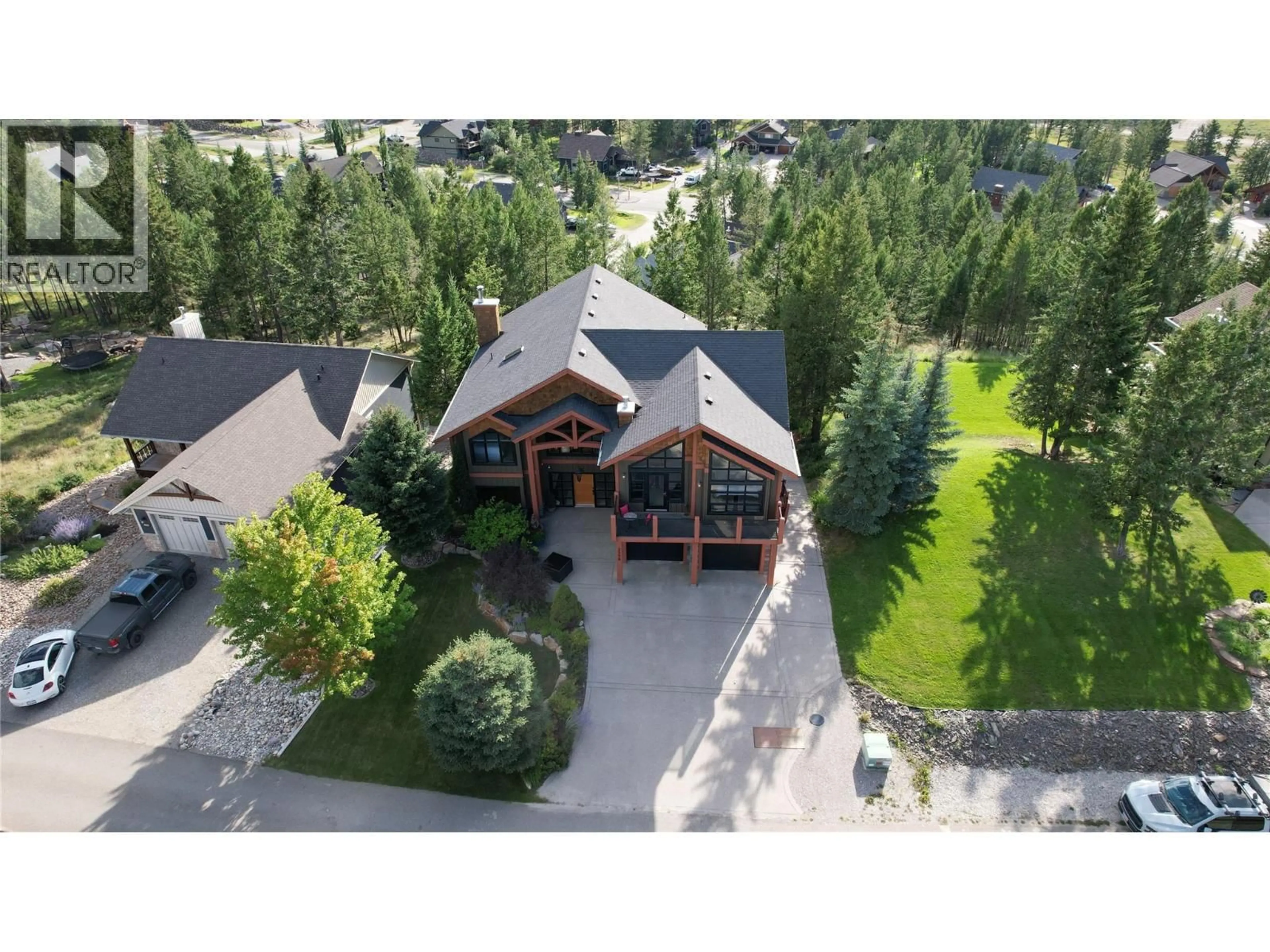 A pic from outside/outdoor area/front of a property/back of a property/a pic from drone, unknown for 2550 LEDGEROCK RIDGE, Invermere British Columbia V0A1K6