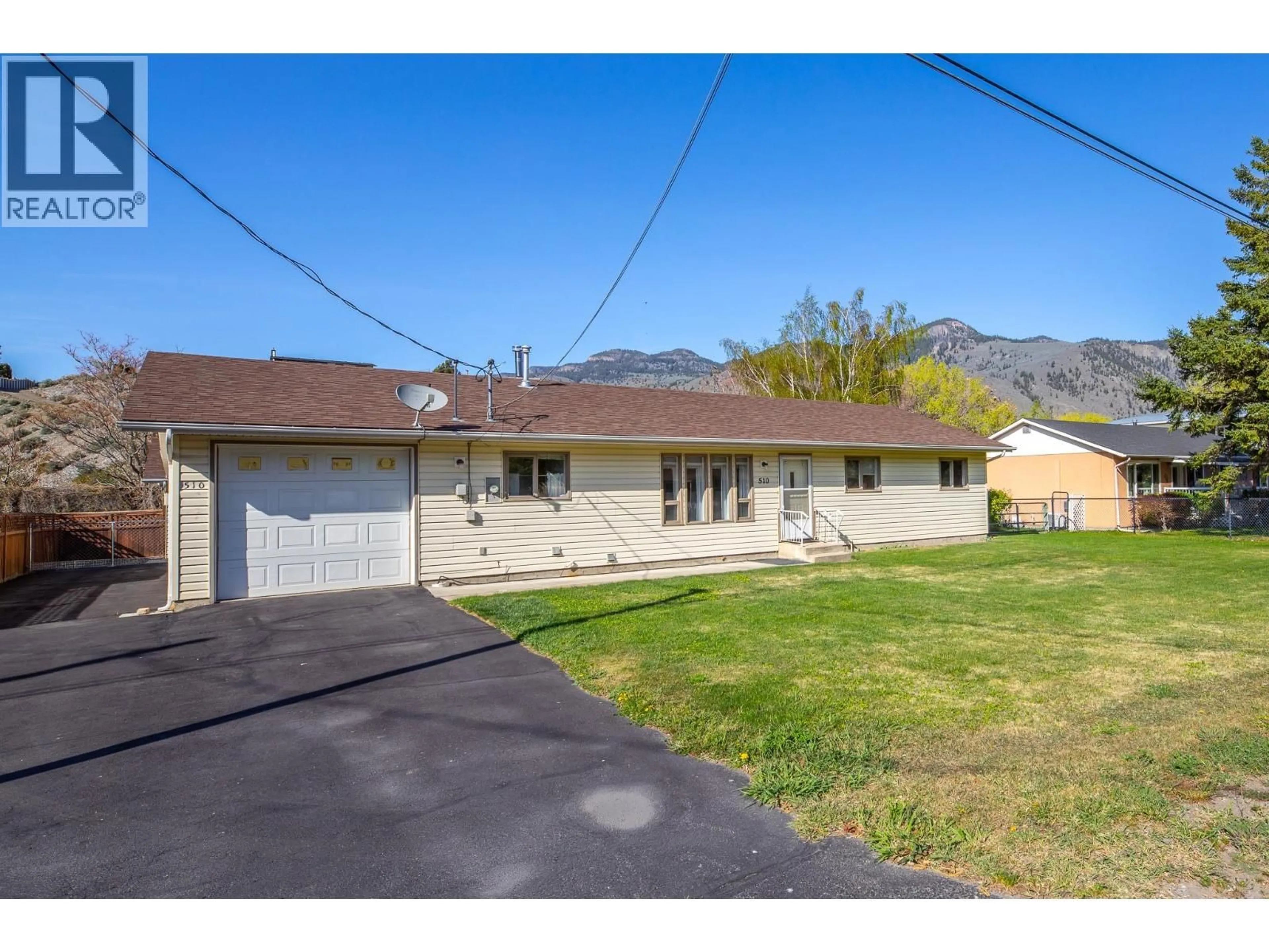 A pic from outside/outdoor area/front of a property/back of a property/a pic from drone, mountain view for 510 6TH AVENUE, Keremeos British Columbia V0X1N3