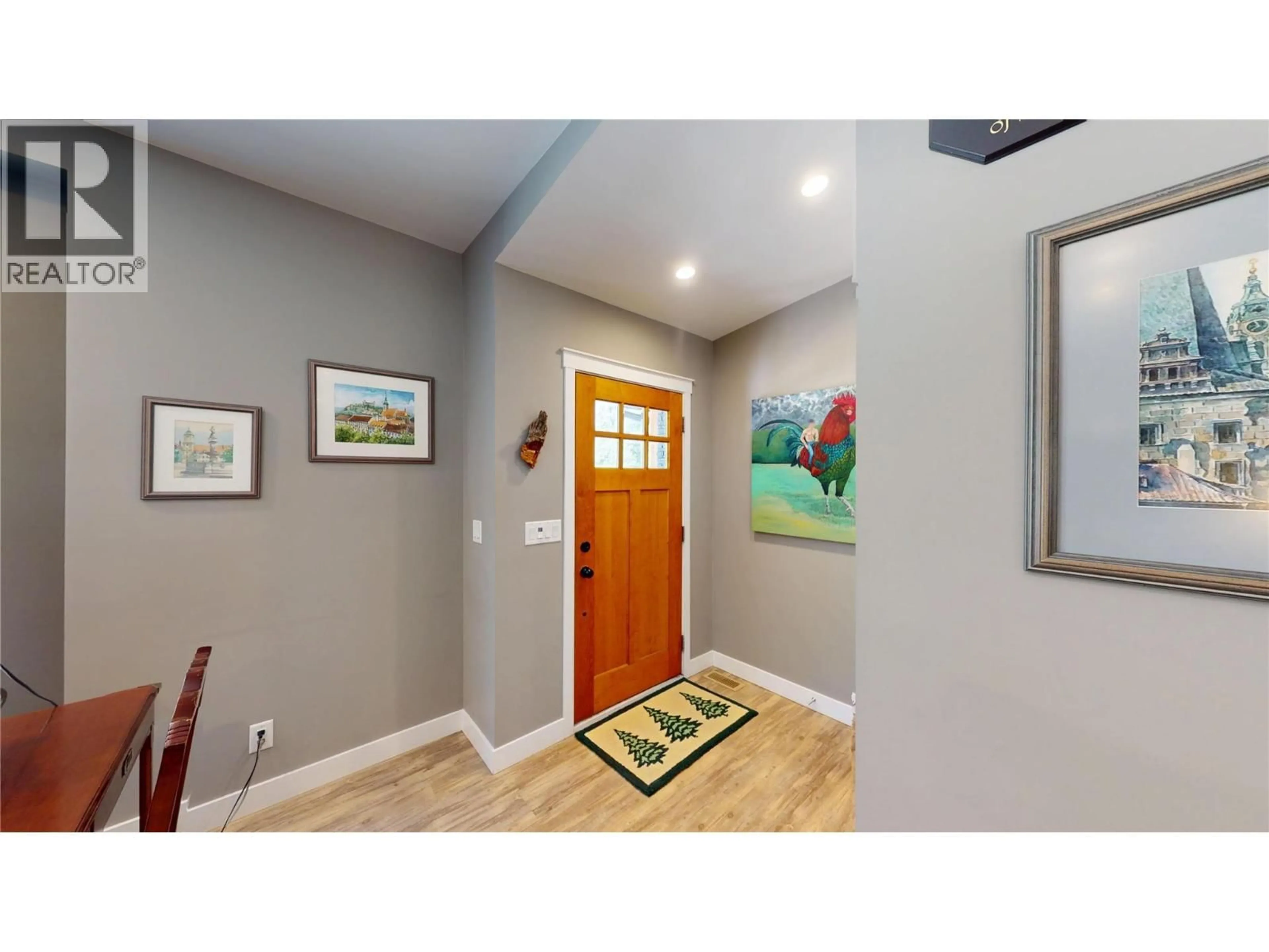 Indoor entryway for 4160 93 HIGHWAY, Grasmere British Columbia V0B1R0