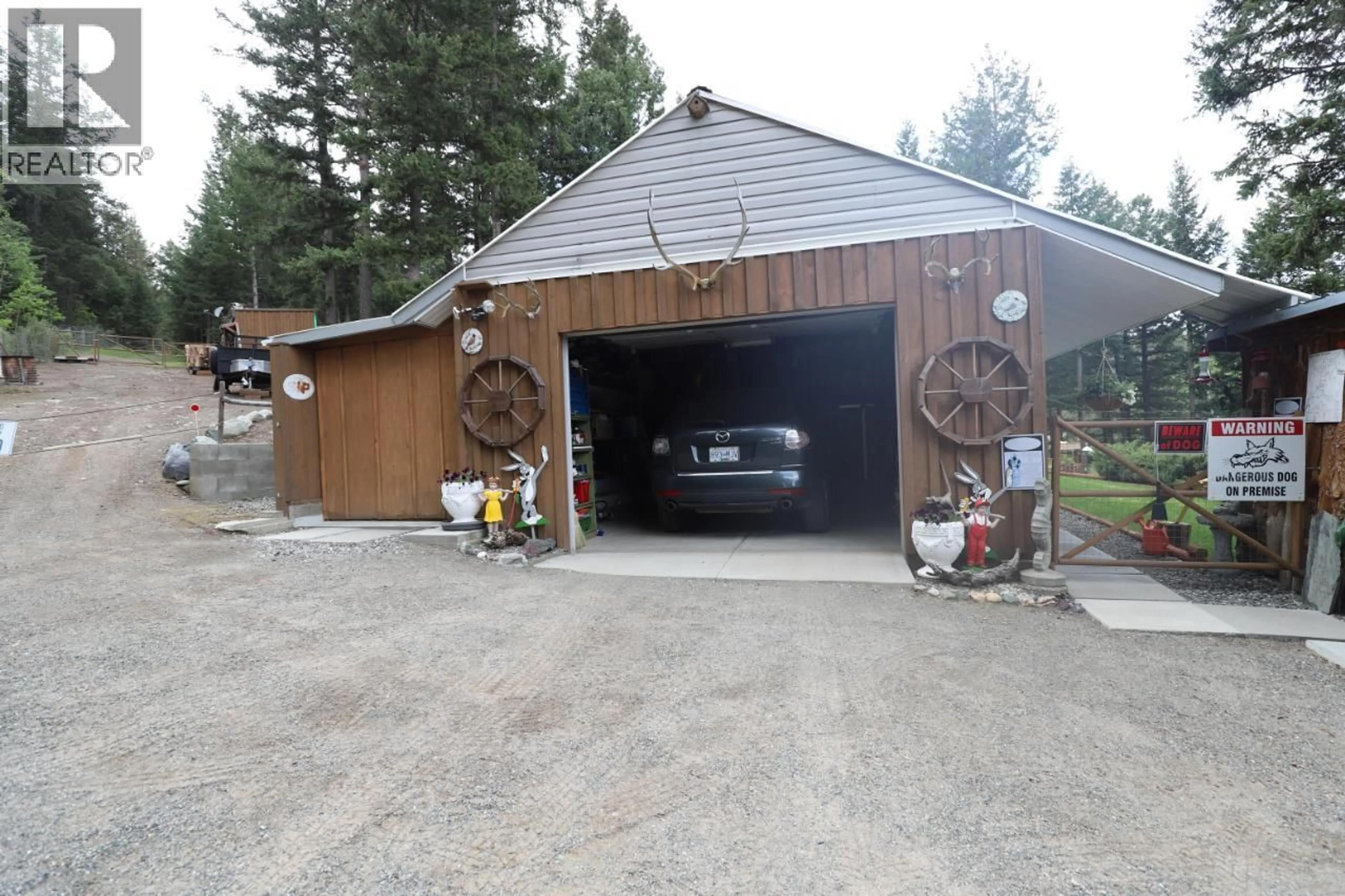 Indoor garage for 4472 IRON MOUNTAIN ROAD, Merritt British Columbia V1K1B8