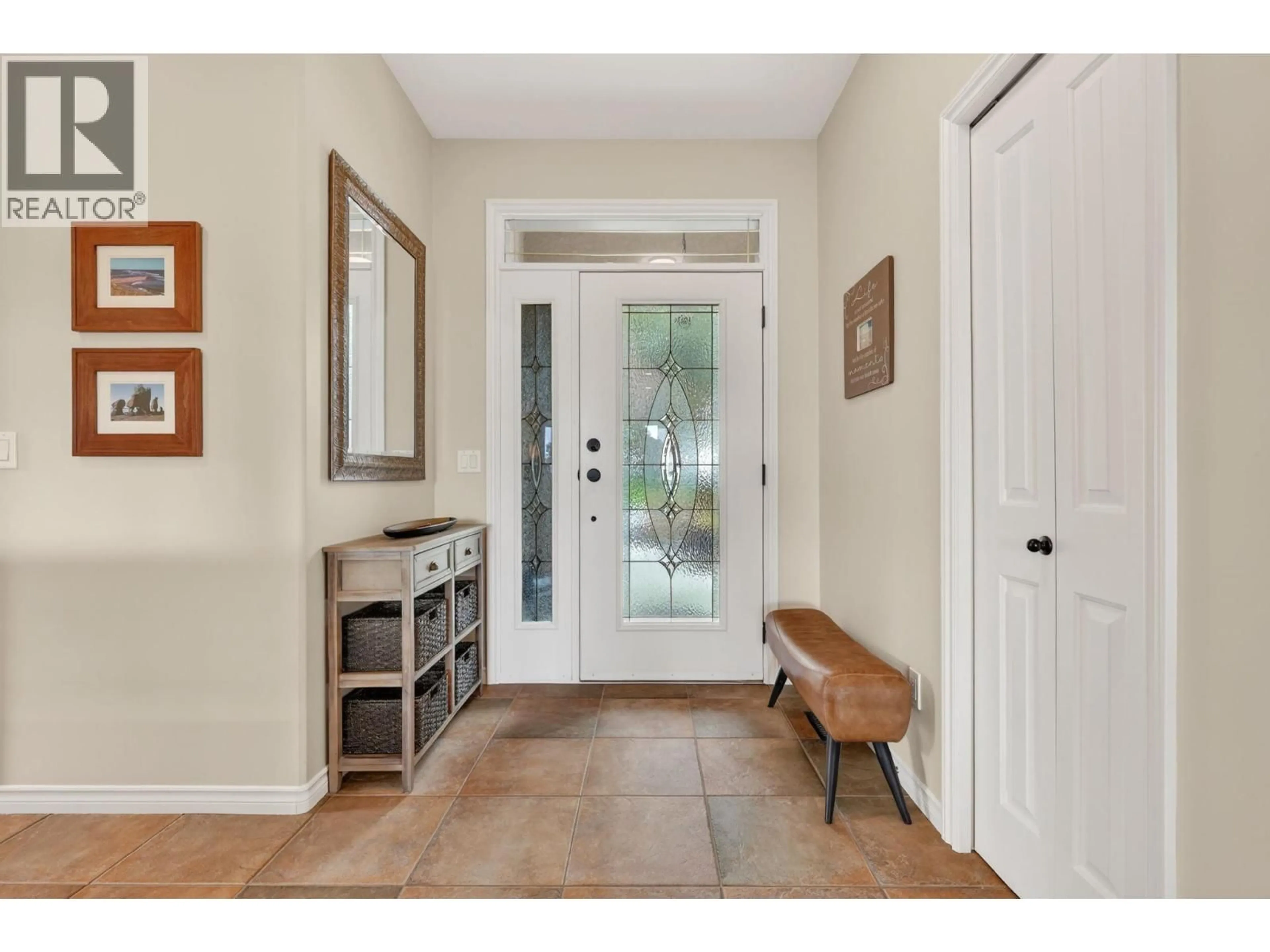 Indoor entryway for 3925 GALLAGHERS CIRCLE, Kelowna British Columbia V1W3Z9