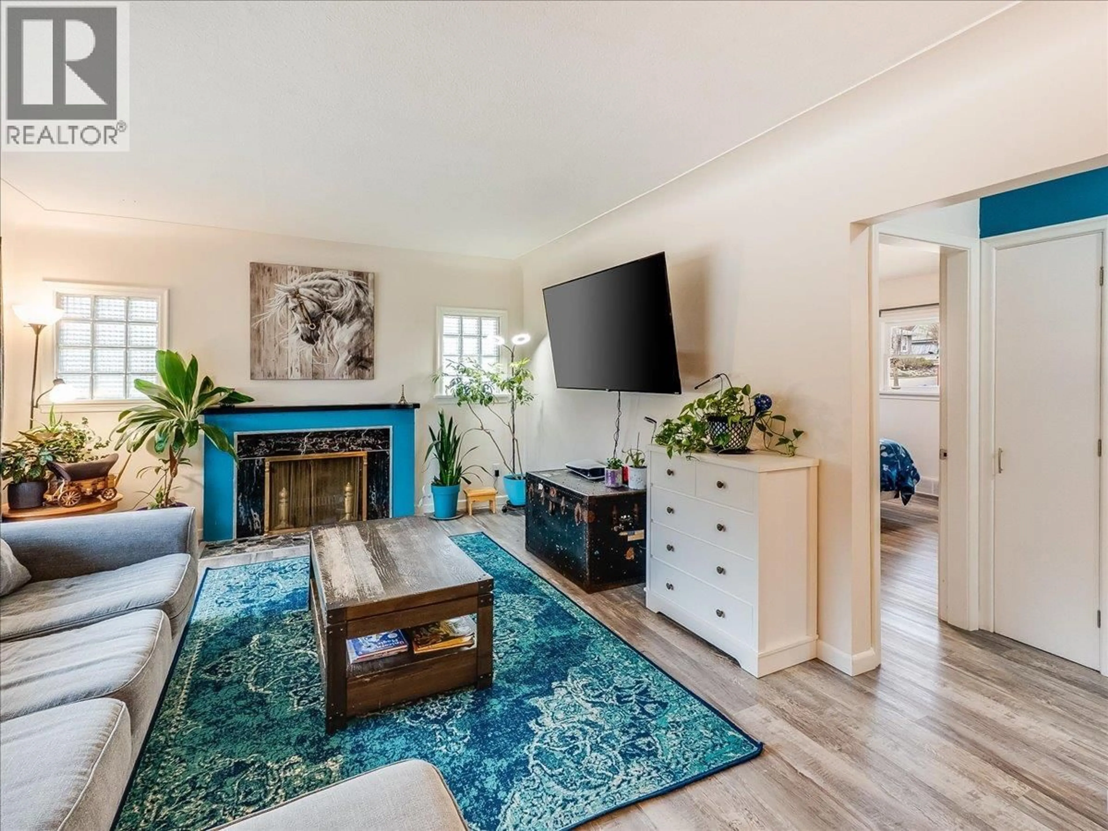 Living room with furniture, unknown for 3409 MARIGOLD DRIVE, Trail British Columbia V1R2X7