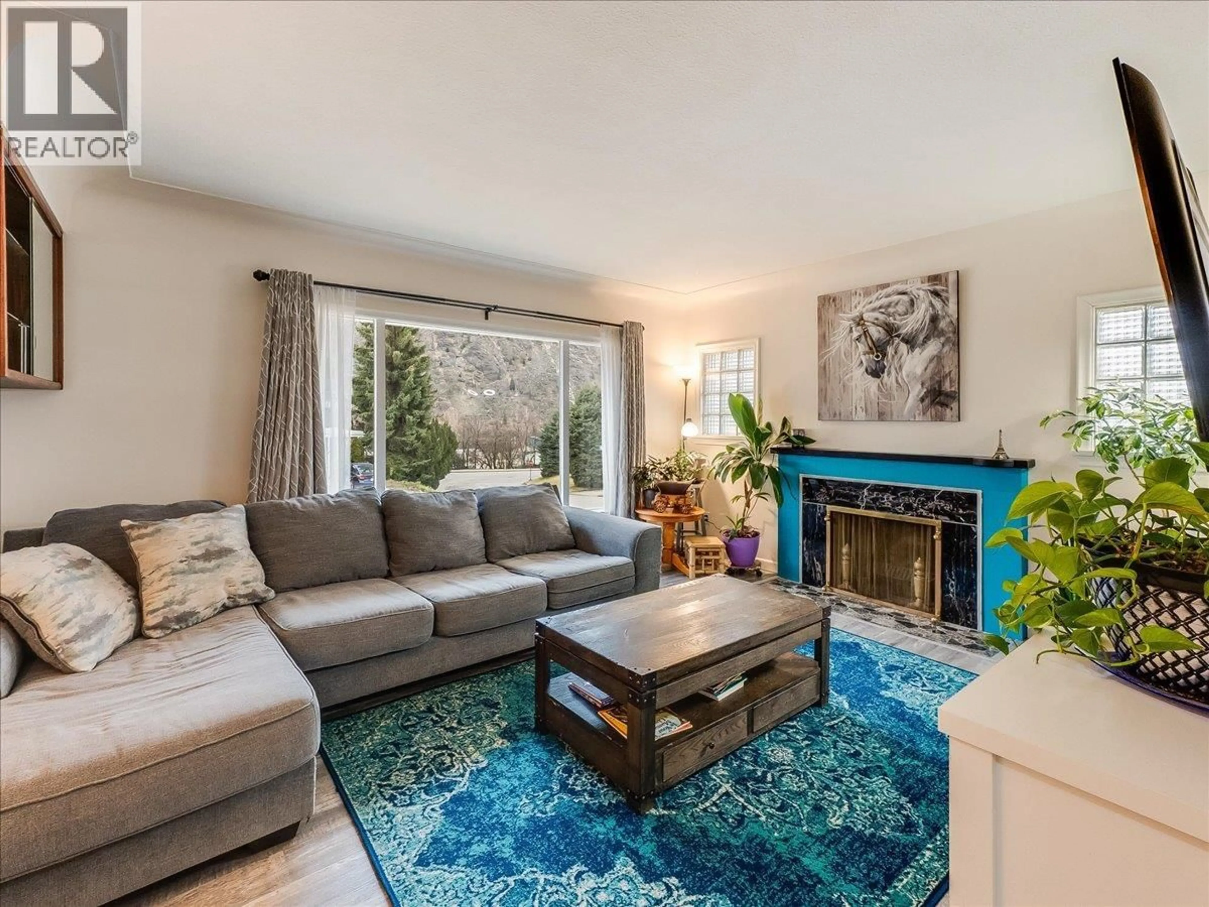 Living room with furniture, unknown for 3409 MARIGOLD DRIVE, Trail British Columbia V1R2X7