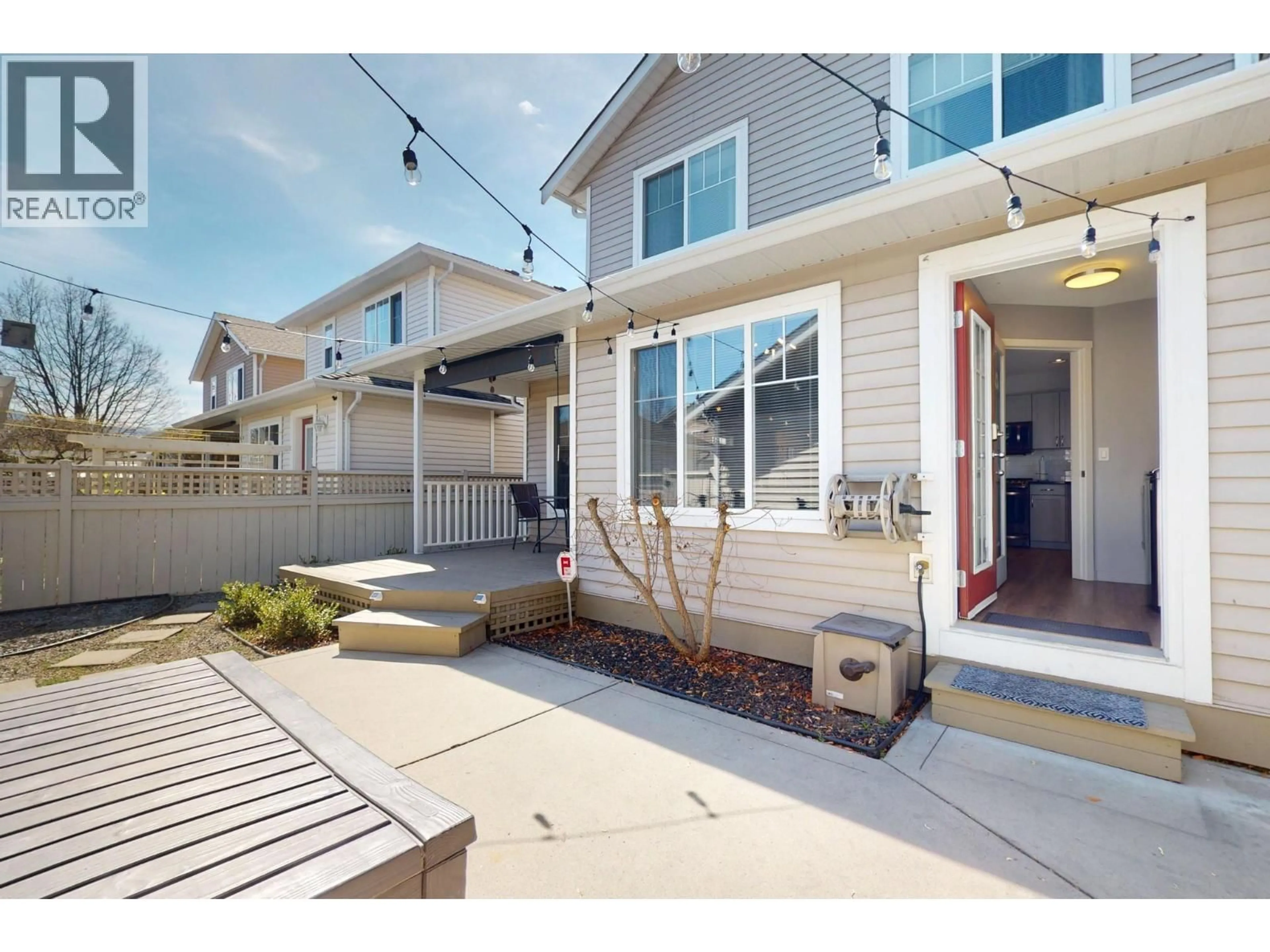 Home with vinyl exterior material, street for 431 - 665 COOK ROAD, Kelowna British Columbia V1W4T4