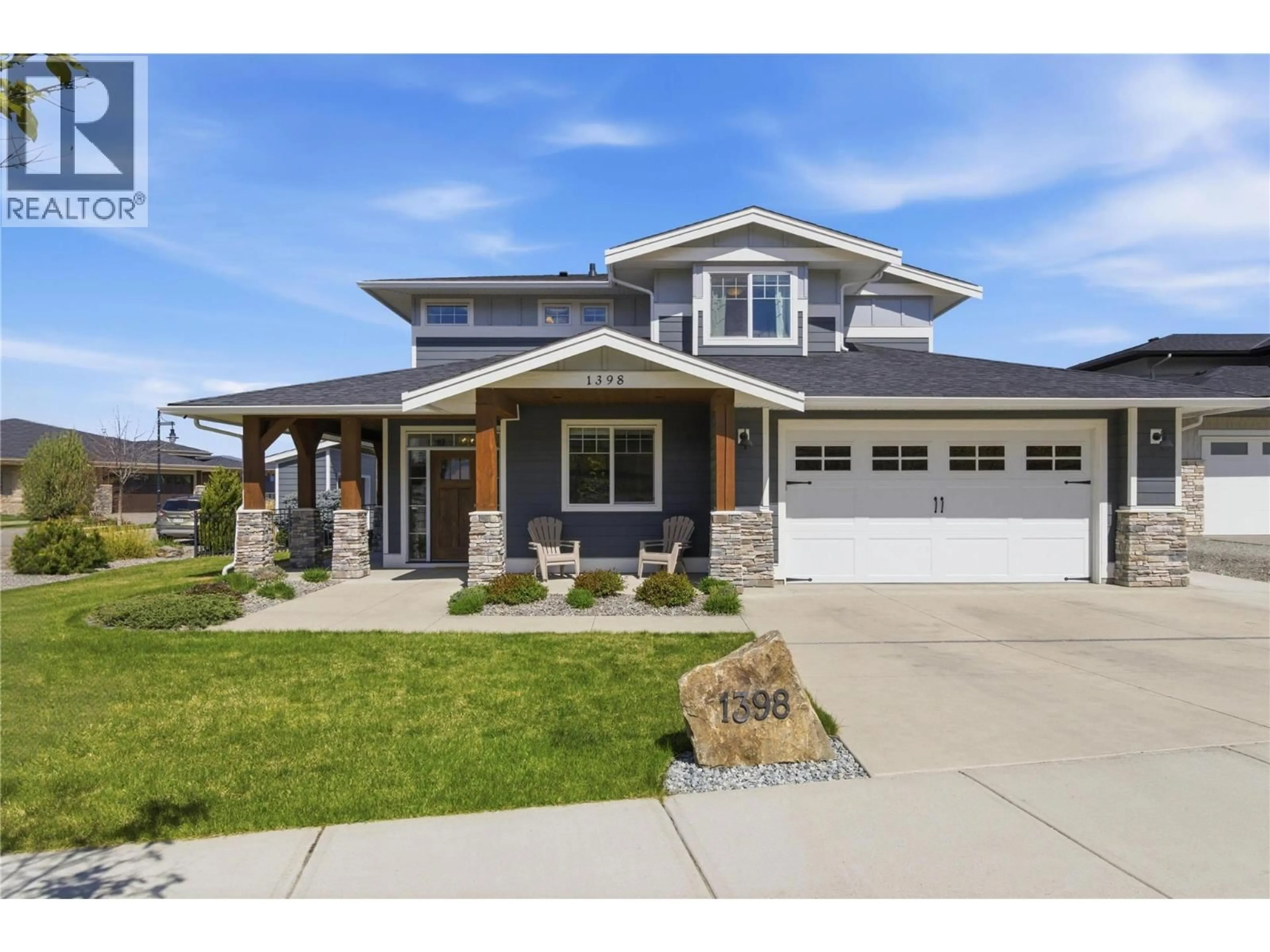 Home with vinyl exterior material, street for 1398 FAWN RUN DRIVE, Kelowna British Columbia V1W5L3